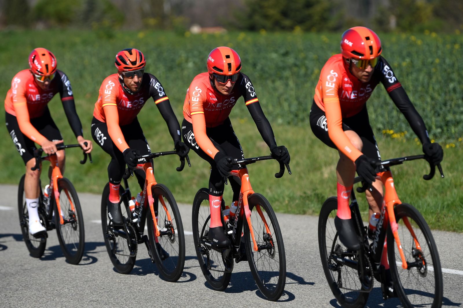 Carlos Rodríguez junto tres compañeros de equipo en la prueba gala.