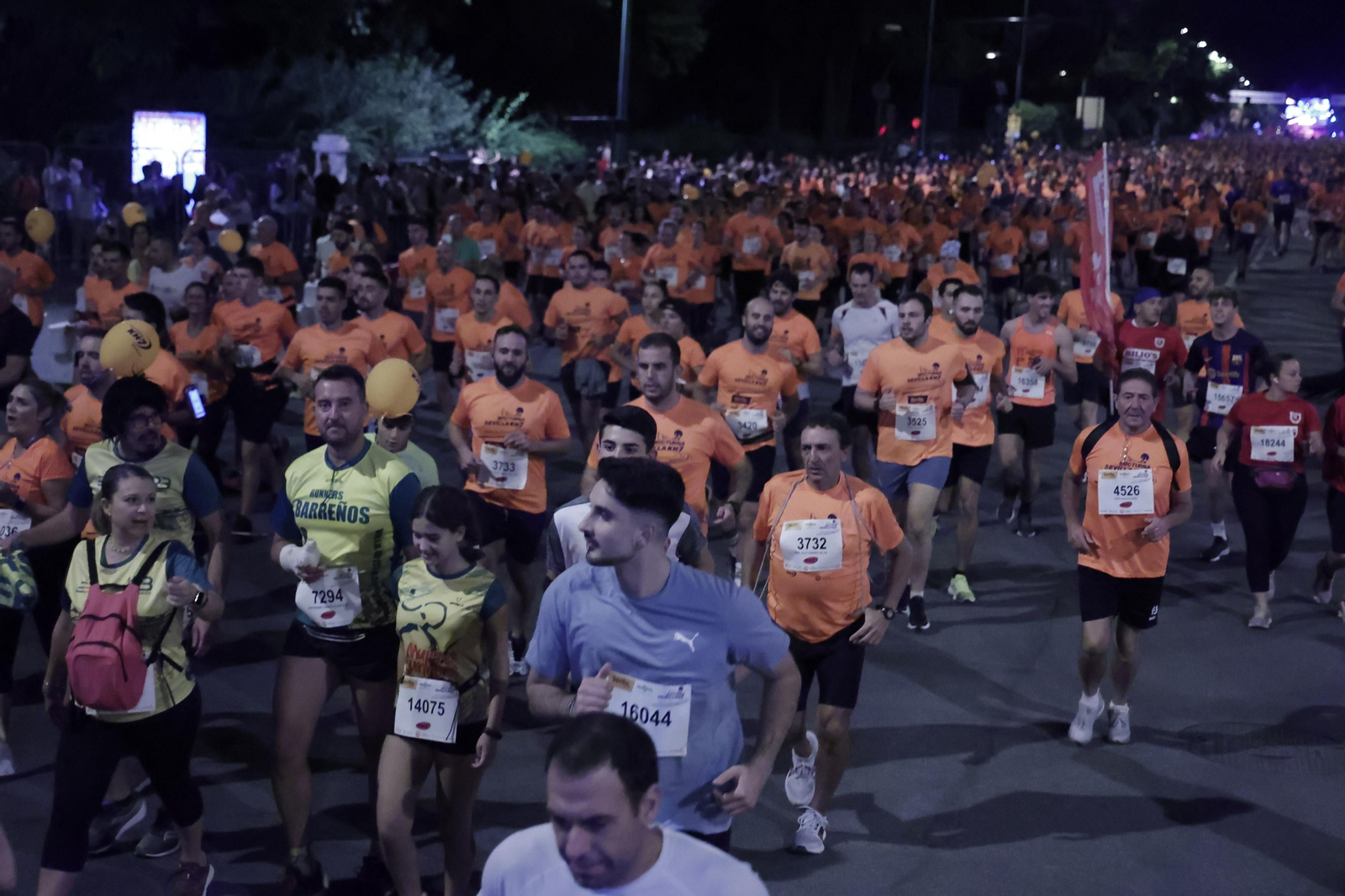 Búscate en la Carrera Nocturna de Sevilla (3)