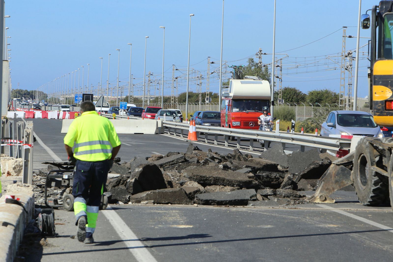 Las obras en la autovía están causando grandes atascos.