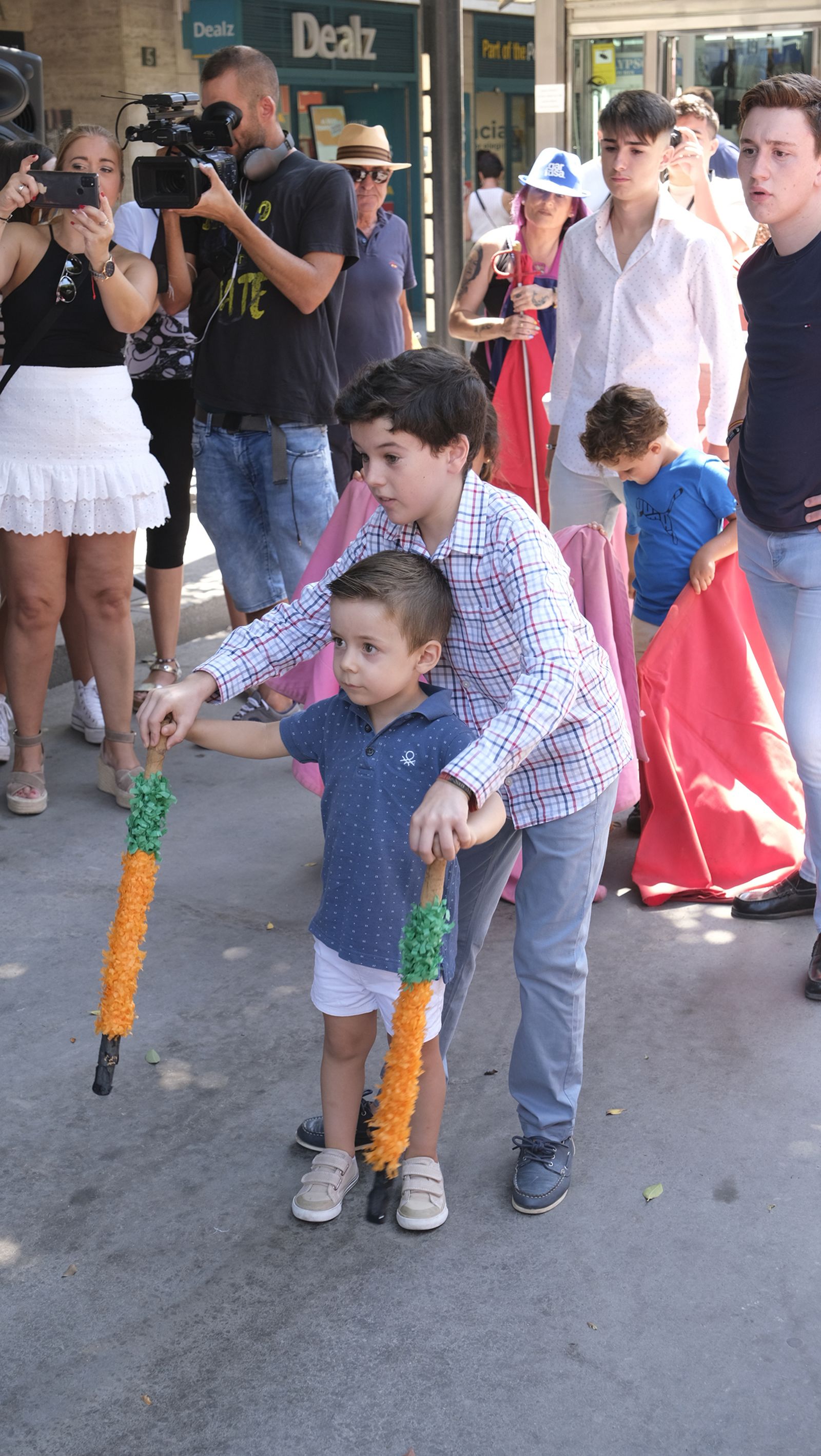 Imágenes de la exhibición de toreo de salón por la Escuela Taurina de Almería, en la Feria de Almería 2022
