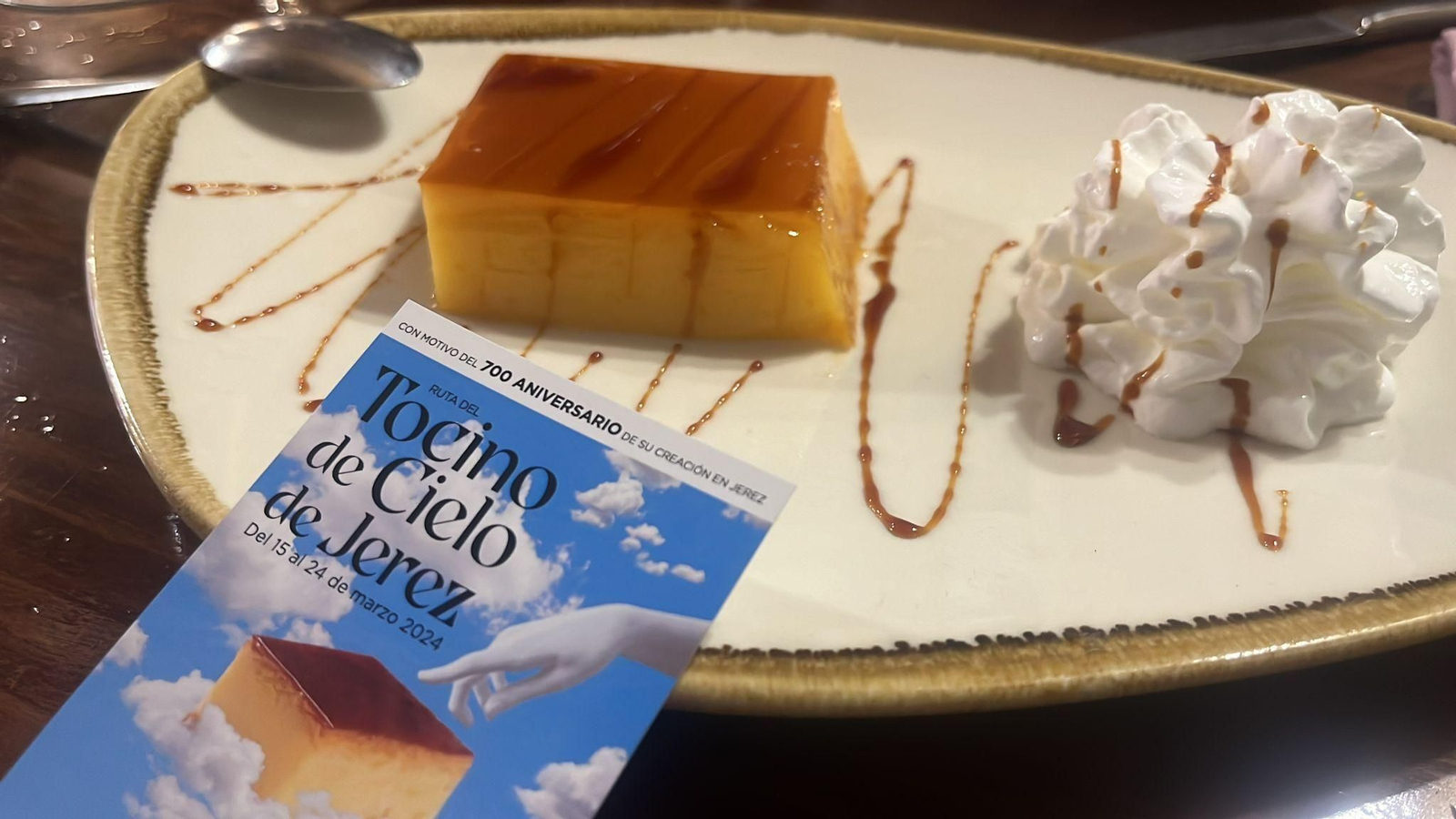 El tocino de cielo con nata del Restaurante Chiqui.