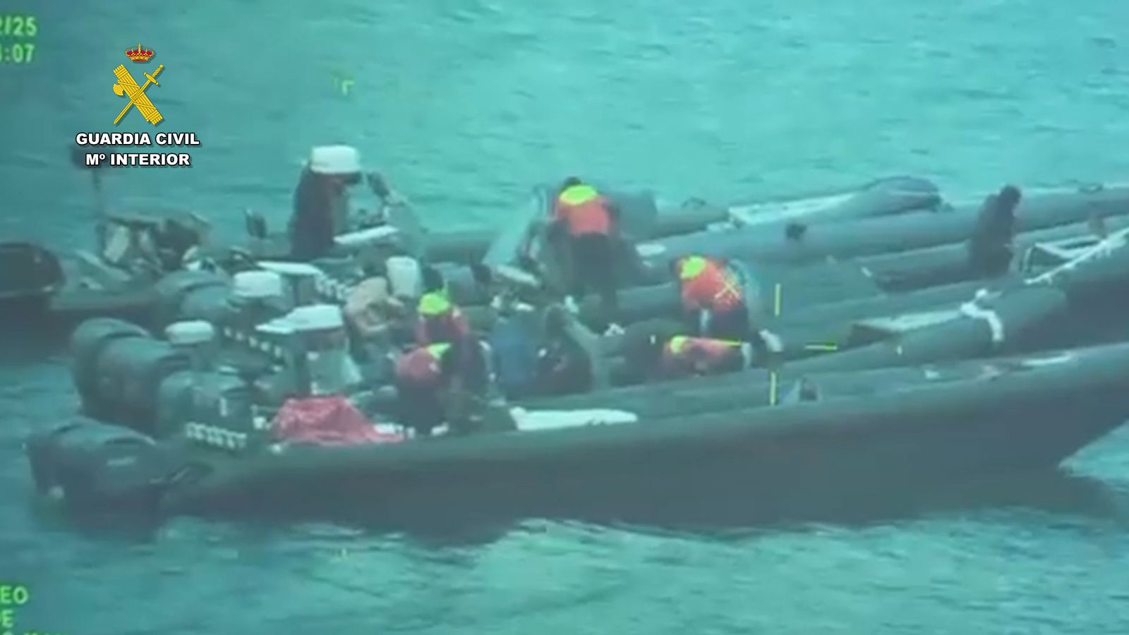 Detenidas 17 personas por favorecimiento de migración irregular y contrabando en las costas de Almería.