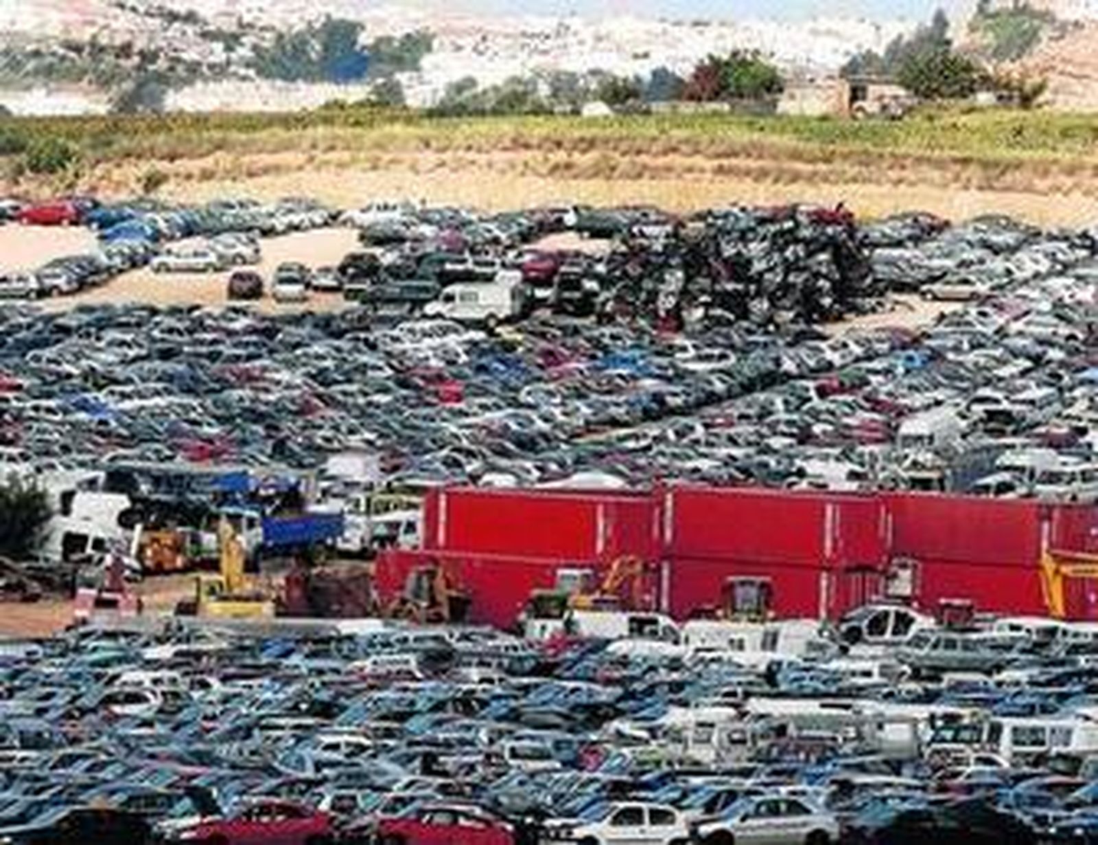 Una vista del desguace donde se produjo ayer el accidente laboral.