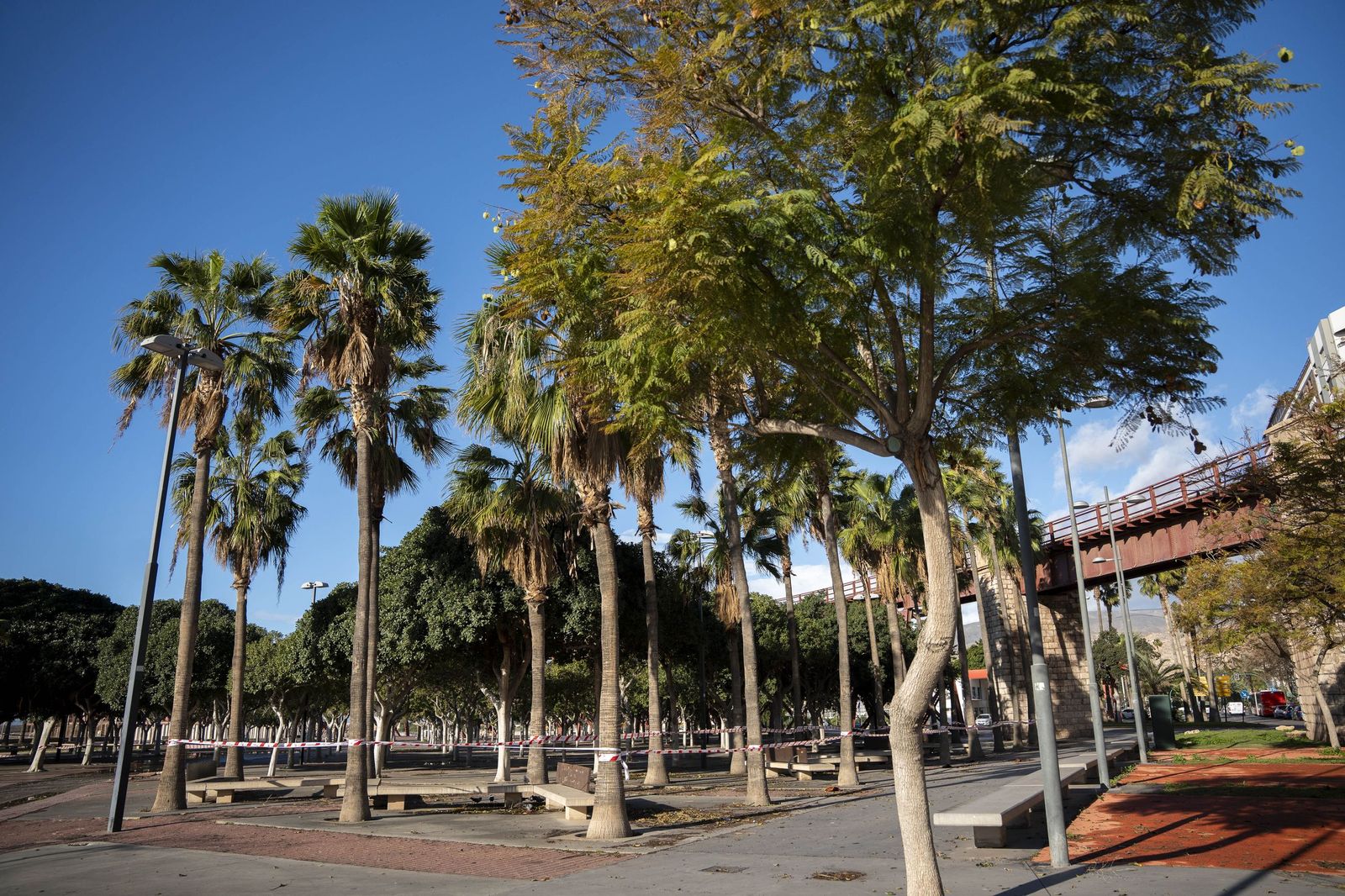 La Borrasca Leonardo se ensaña con Almería, en imágenes