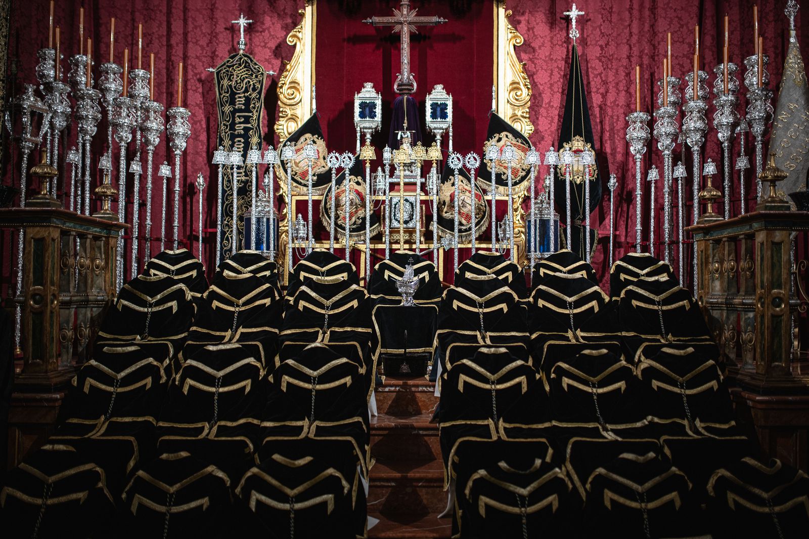 Las imágenes de la Hermandad de la Sagrada Mortaja en la Semana Santa de Sevilla 2024