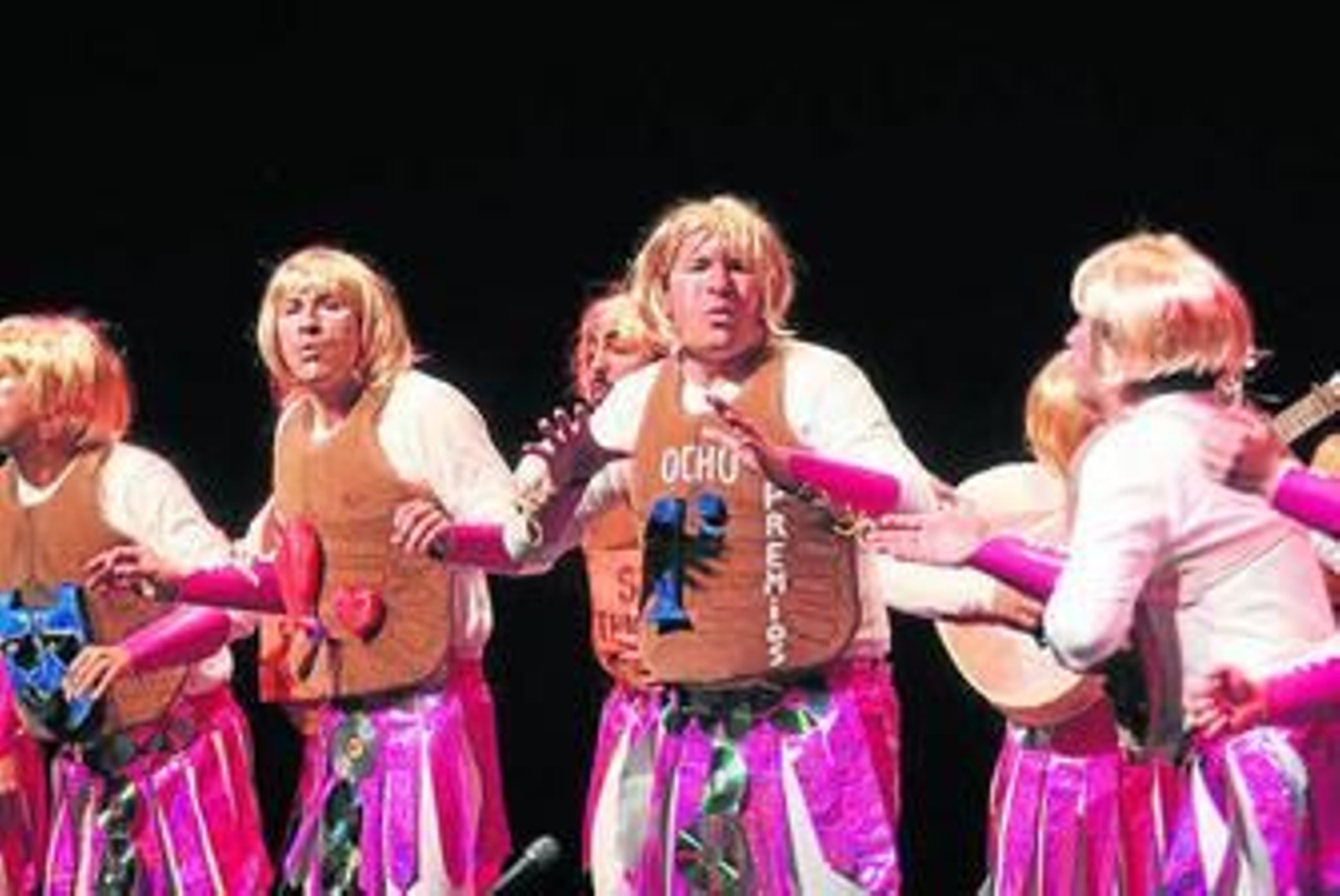 La comparsa La más marinera, de Carmelo Vázquez y José María Rivero.