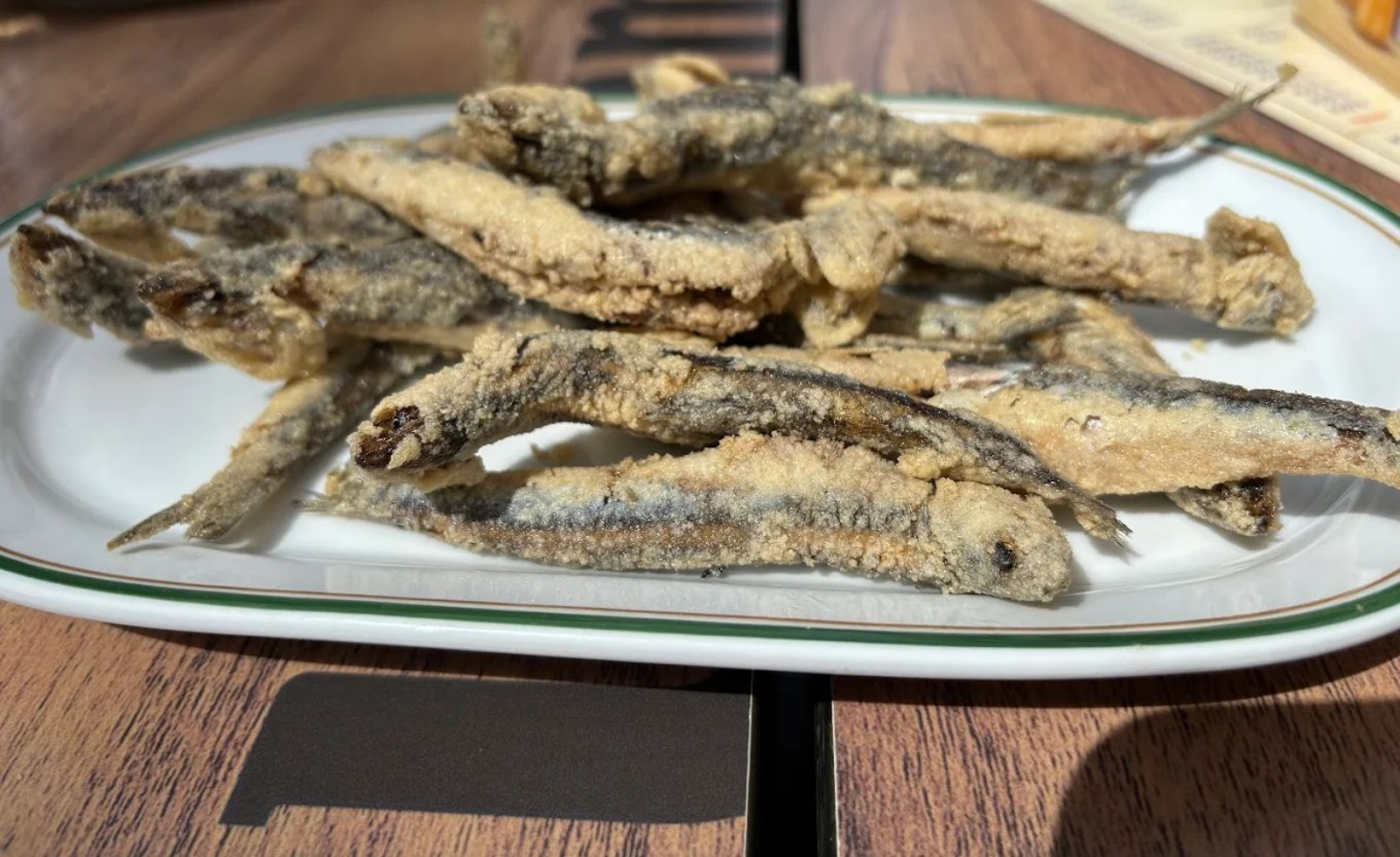 Bar del Partido Comunista (Sanlúcar). Un fenómeno gastronómico en el Barrio Alto donde se rinde culto al pescado fresco local