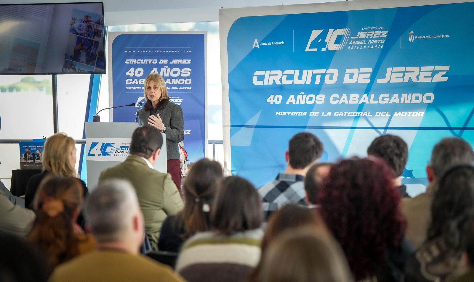 Imágenes de la presentación del libro '40 años Cabalgando' en el Circuito de Jerez