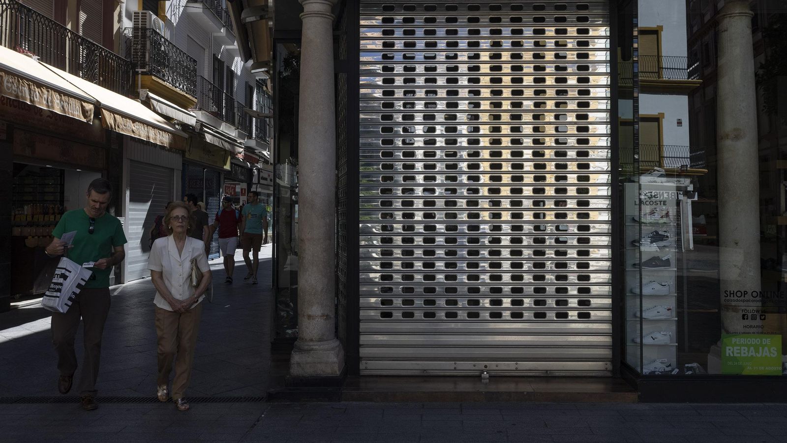 Muchos comercios decidieron no abrir a pesar de la posibilidad de hacerlo en domingo.
