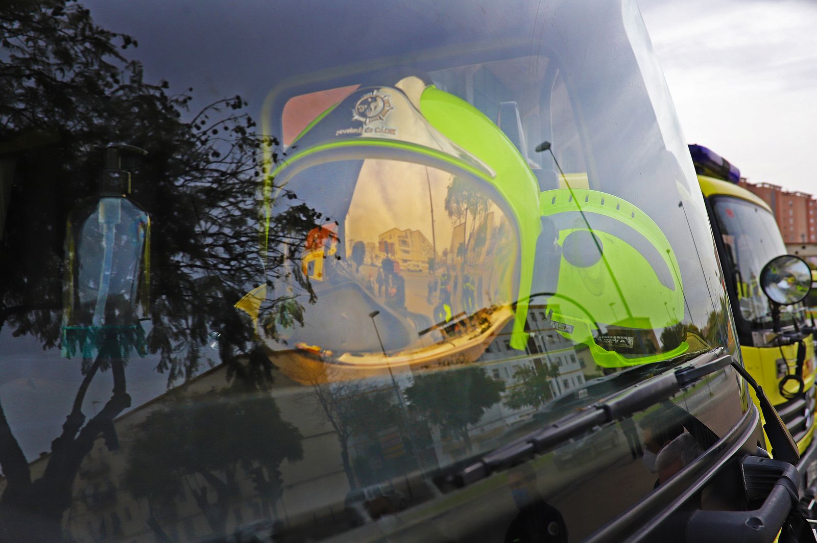 Bomberos de Jerez despiden a su compañero Tato Cirera