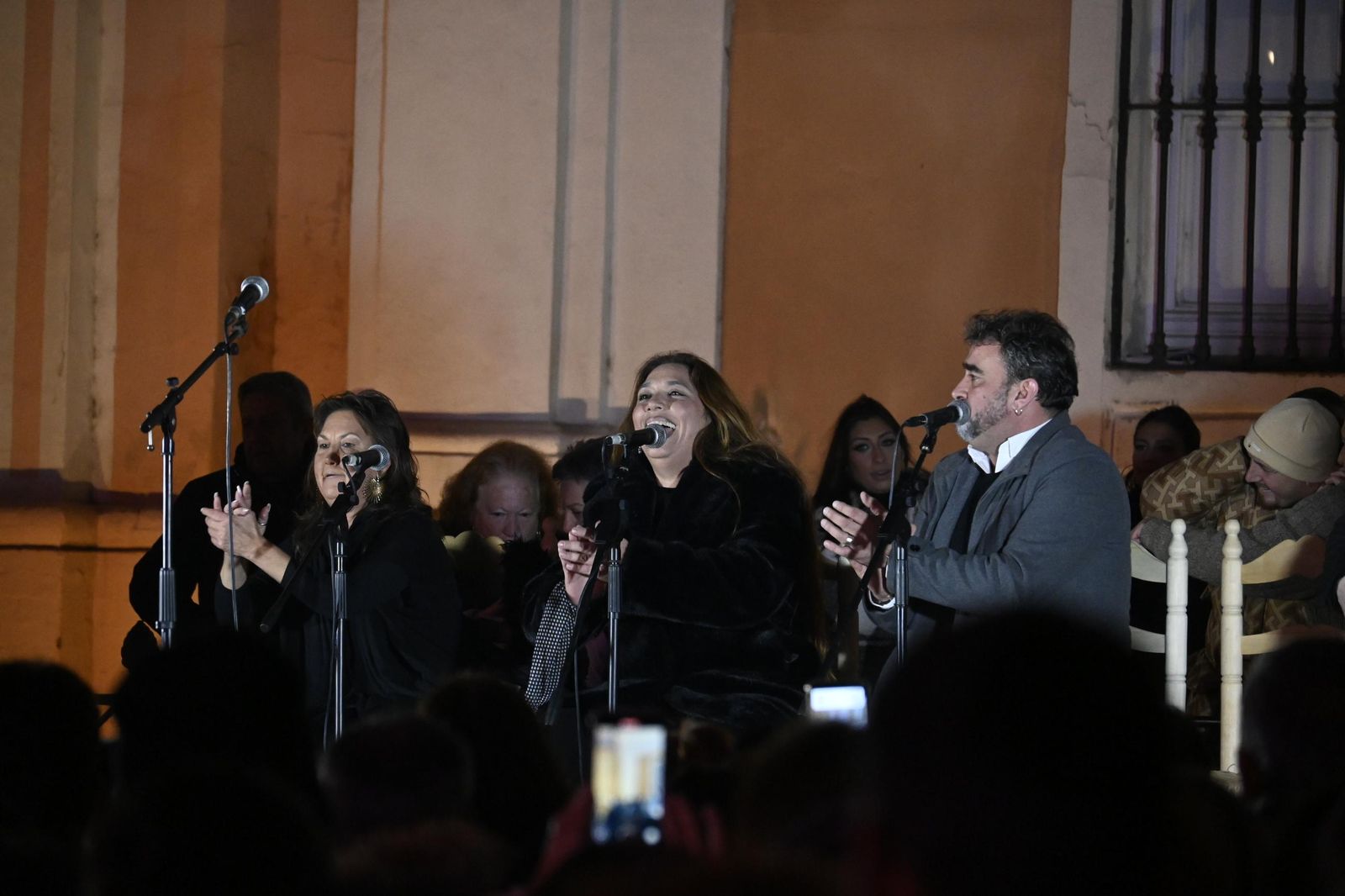 Imágenes de la zambomba en la Plaza de La Merced