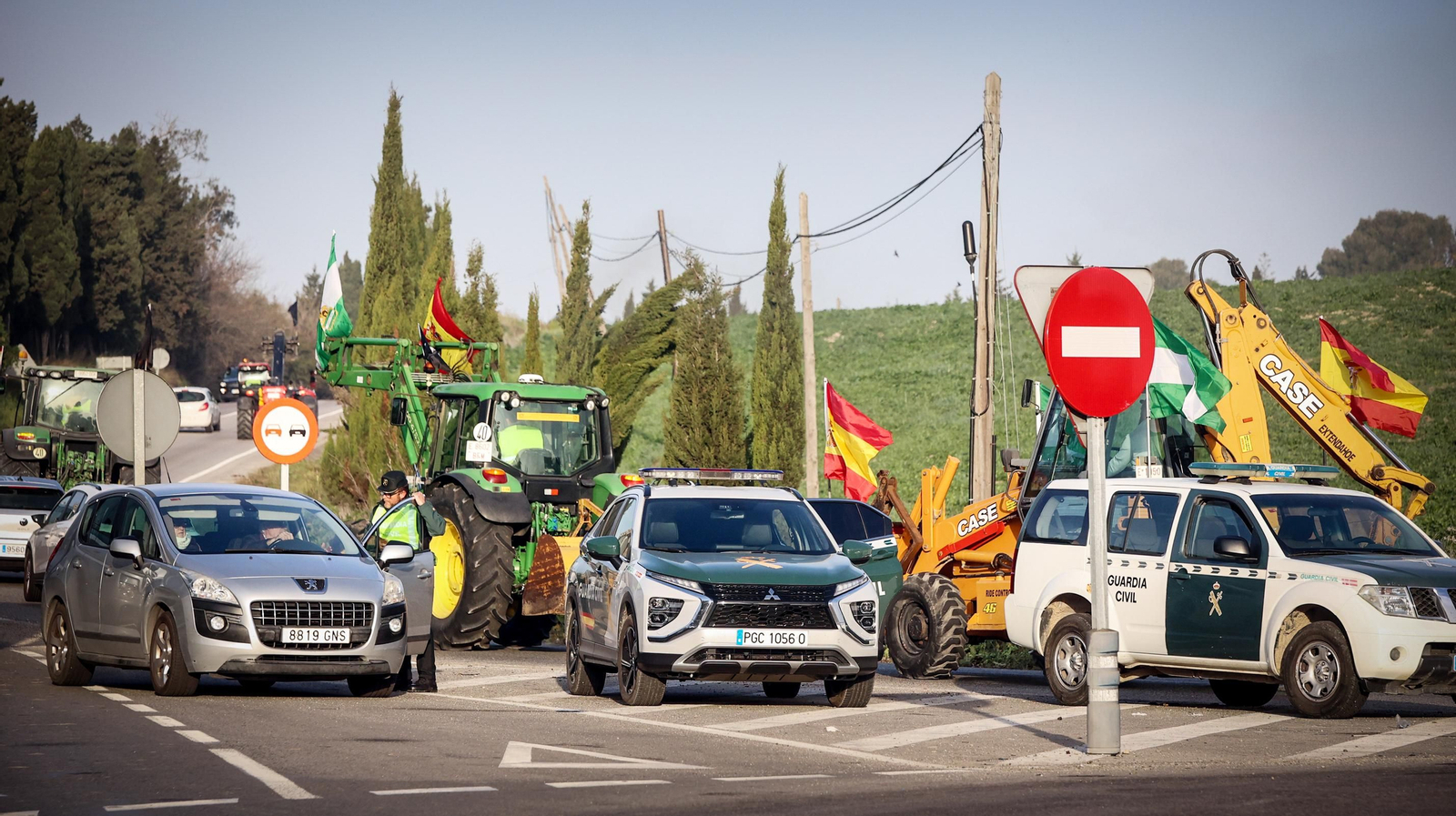 Mucha policía y pocos tractores