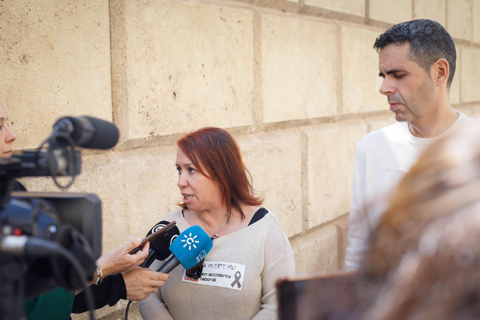 Imágenes de la concentración por muerte de un trabajador en accidente laboral