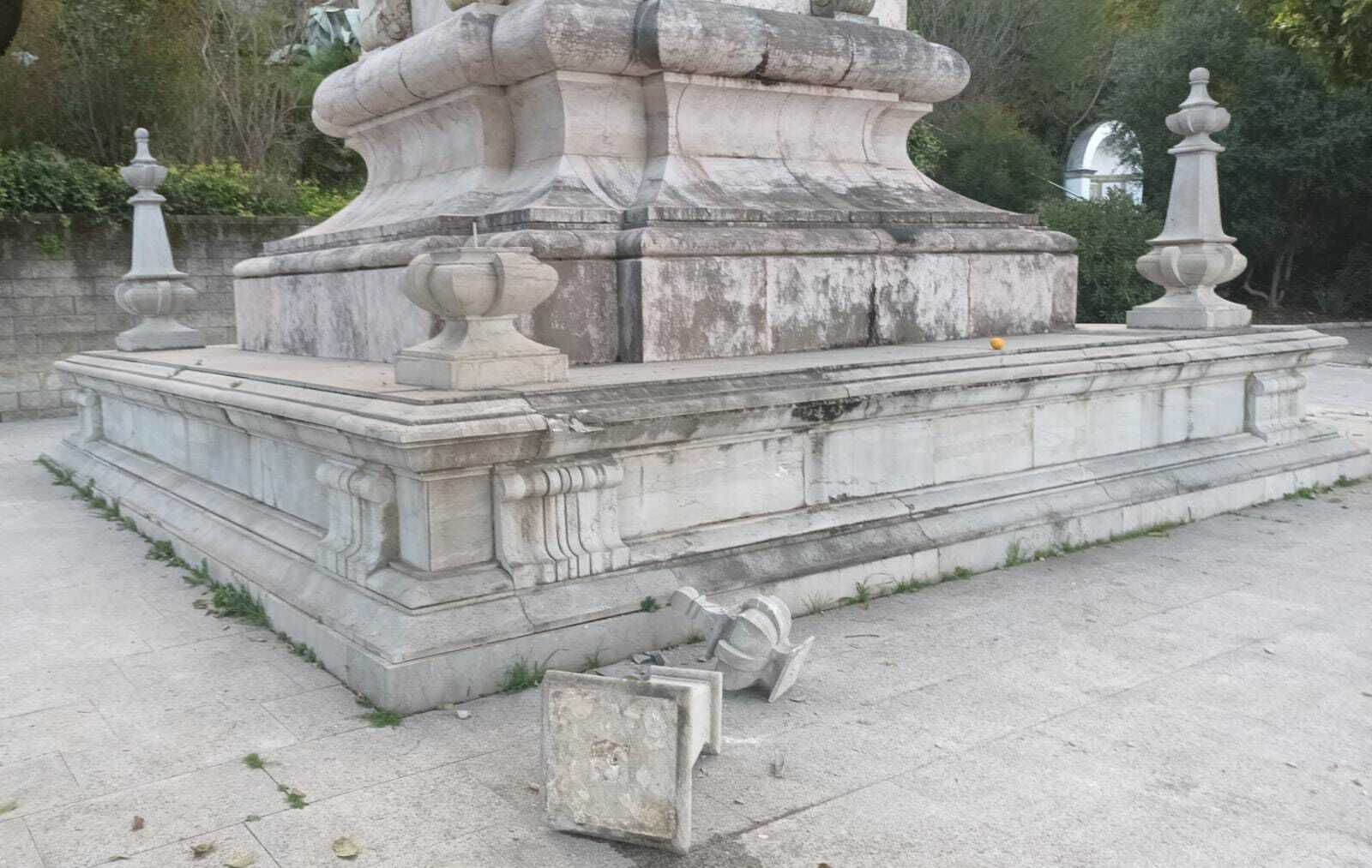 Vandalismo en el parque de Osset en San Juan de Aznalfarache