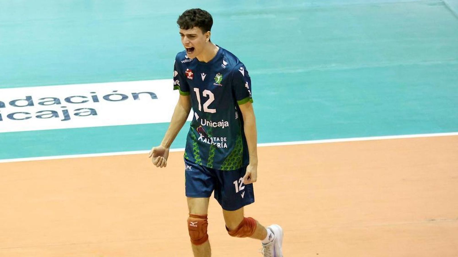 Aleix Tarrazo celebra un punto conseguido durante un partido de la pasada temporada con el conjunto ahorrador.