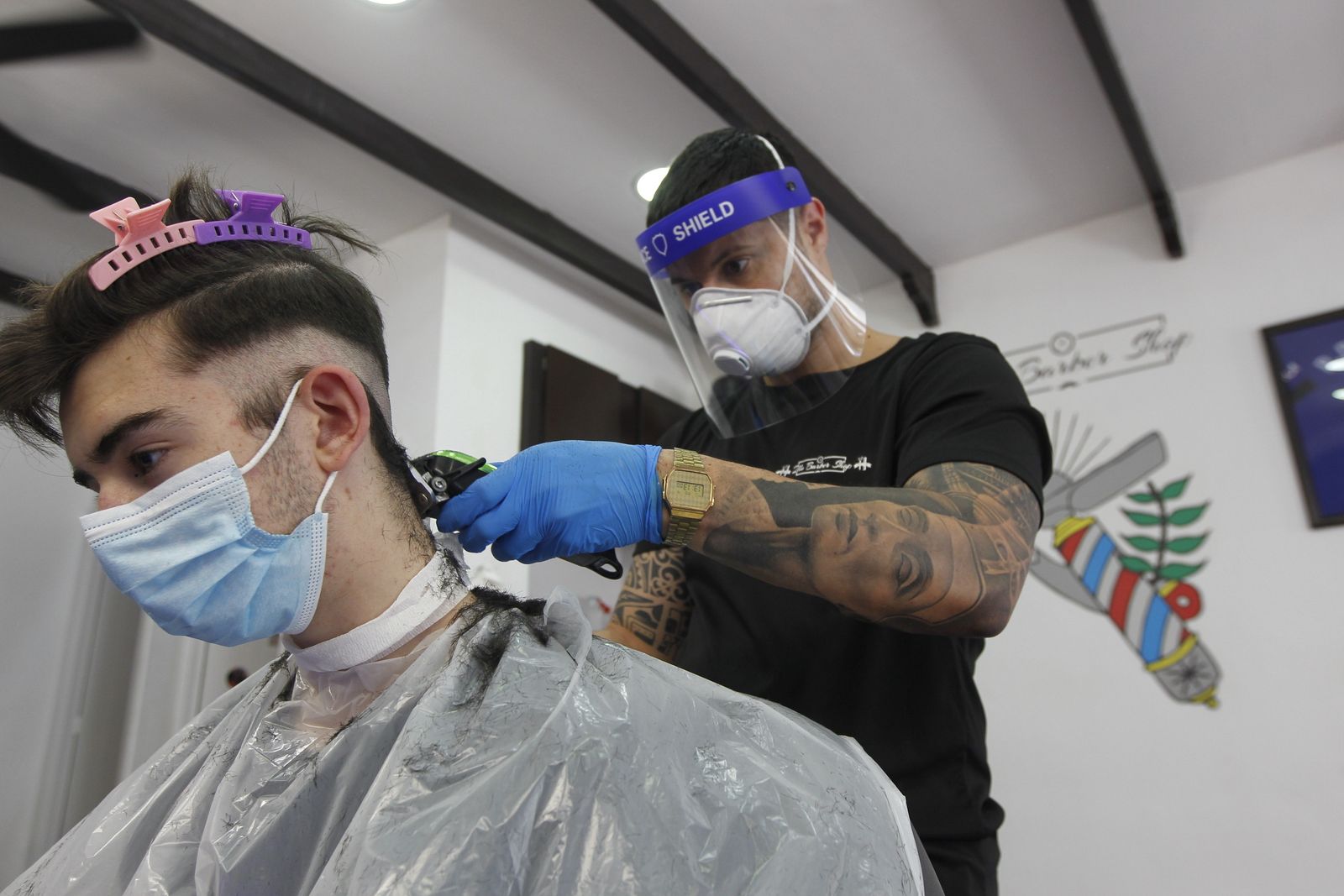 Las peluquerías de Almería abrieron este lunes con medidas de seguridad excepcionales.