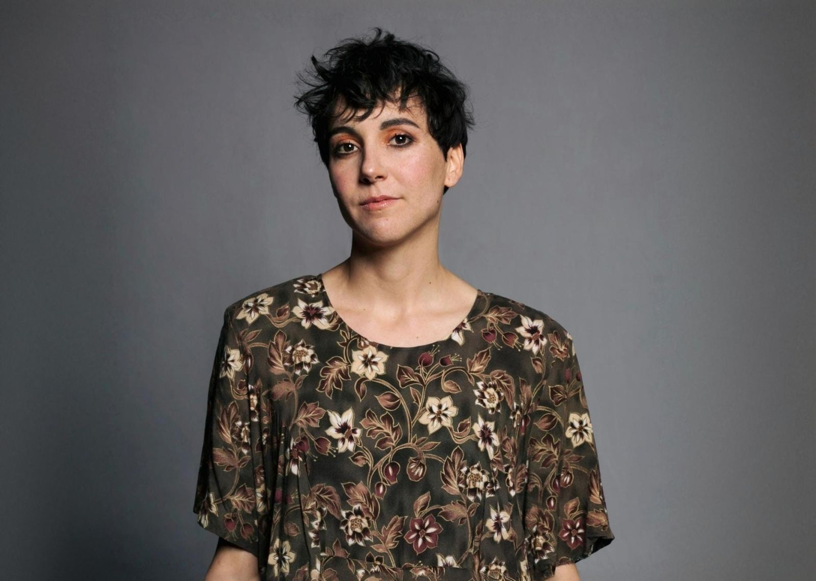 La compositora malagueña Paloma Peñarrubia posa para una foto promocional.