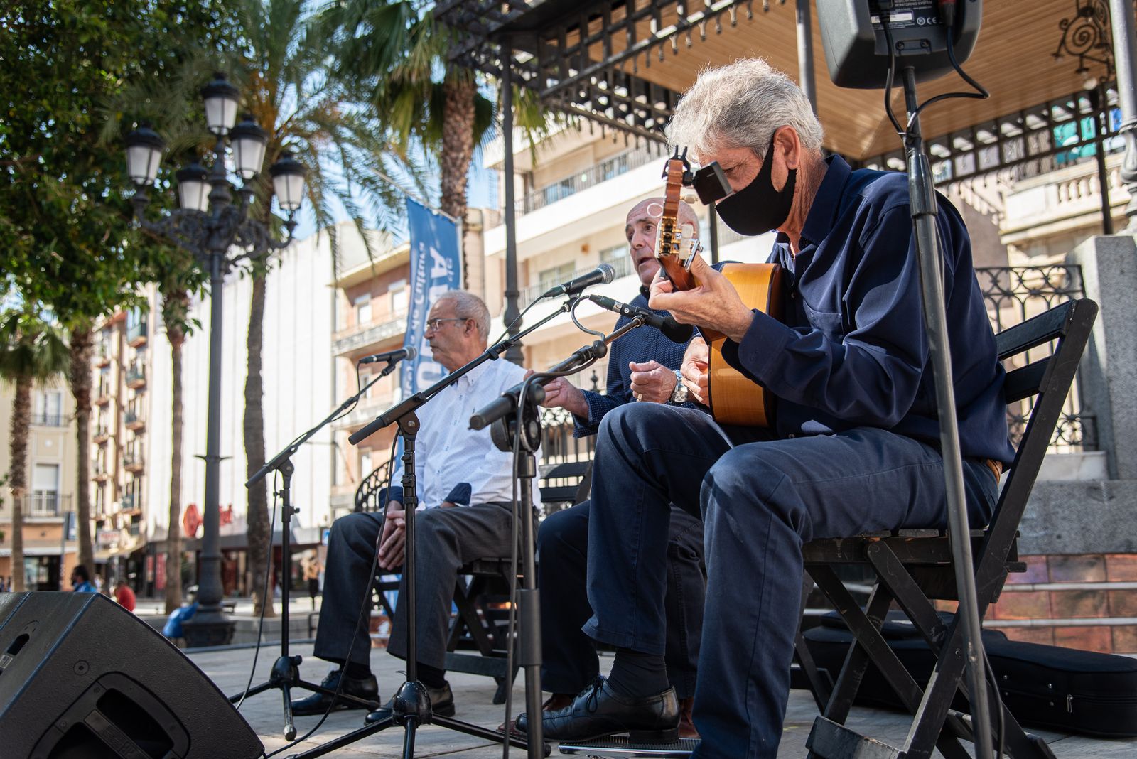 Imágenes de la peña Las Colonias en el festival flamenco Ciudad de Huelva
