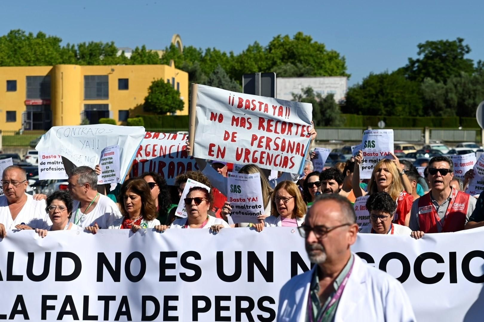 Las imágenes de la manifestación en el Hospital Reina Sofía por los recortes del SAS