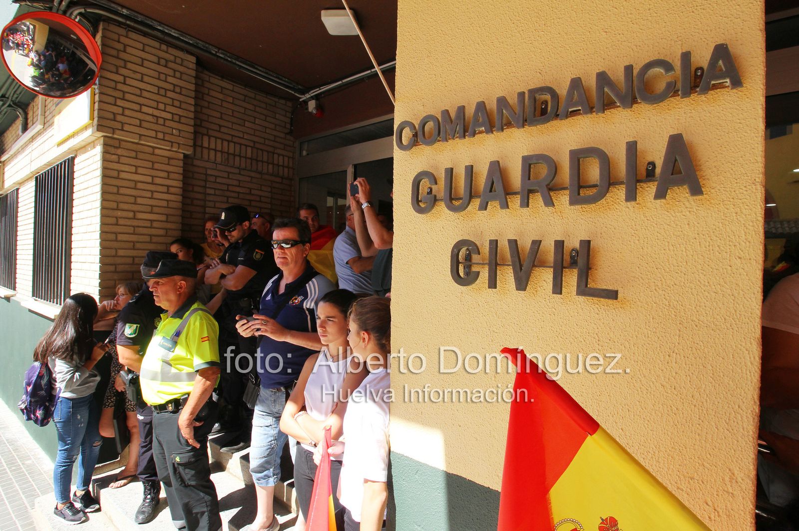 Imágenes de la expedición de Guardias Civiles de Huelva rumbo a Cataluña.