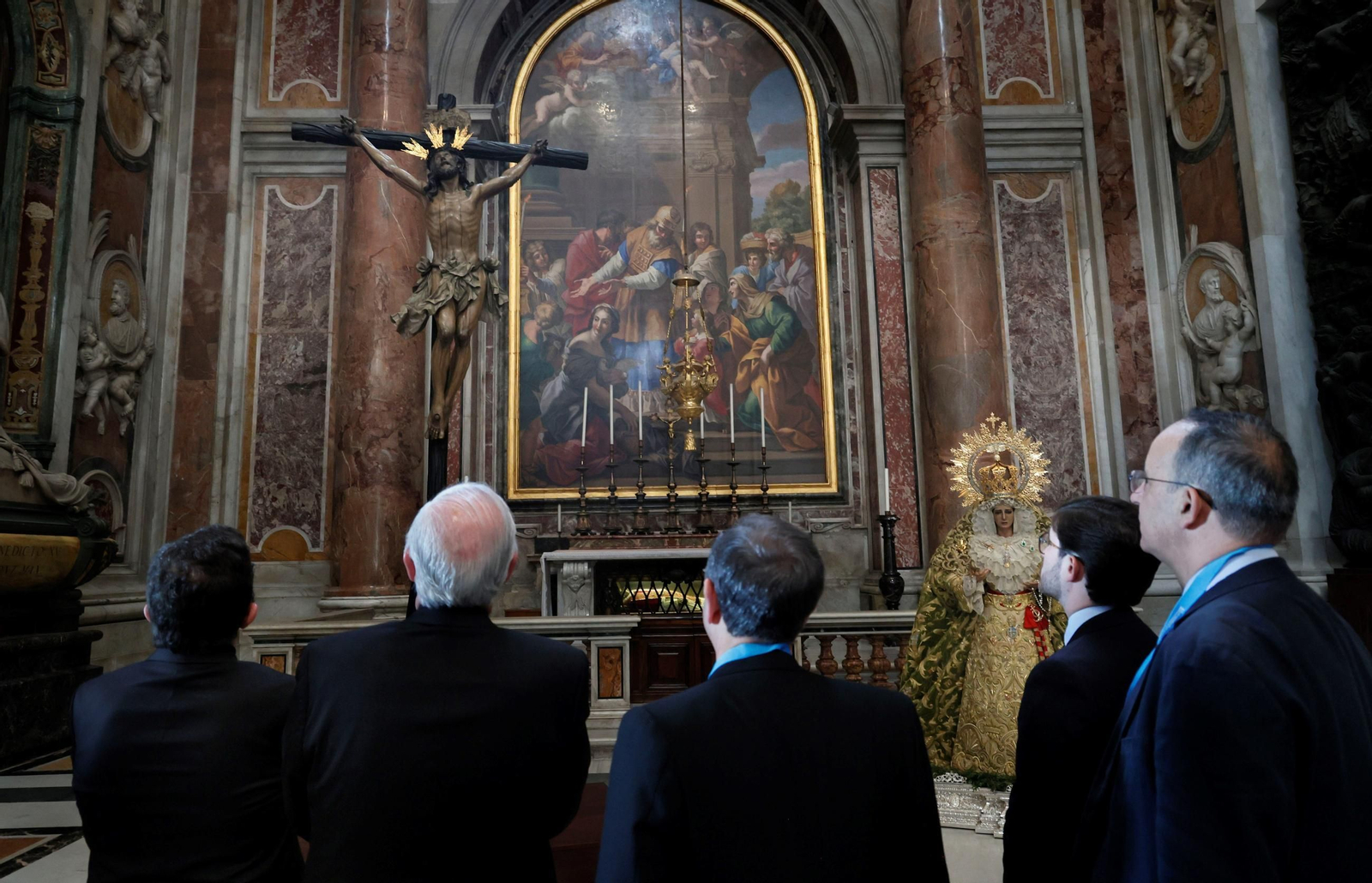 La Esperanza de Málaga ya está en el Vaticano, en imágenes