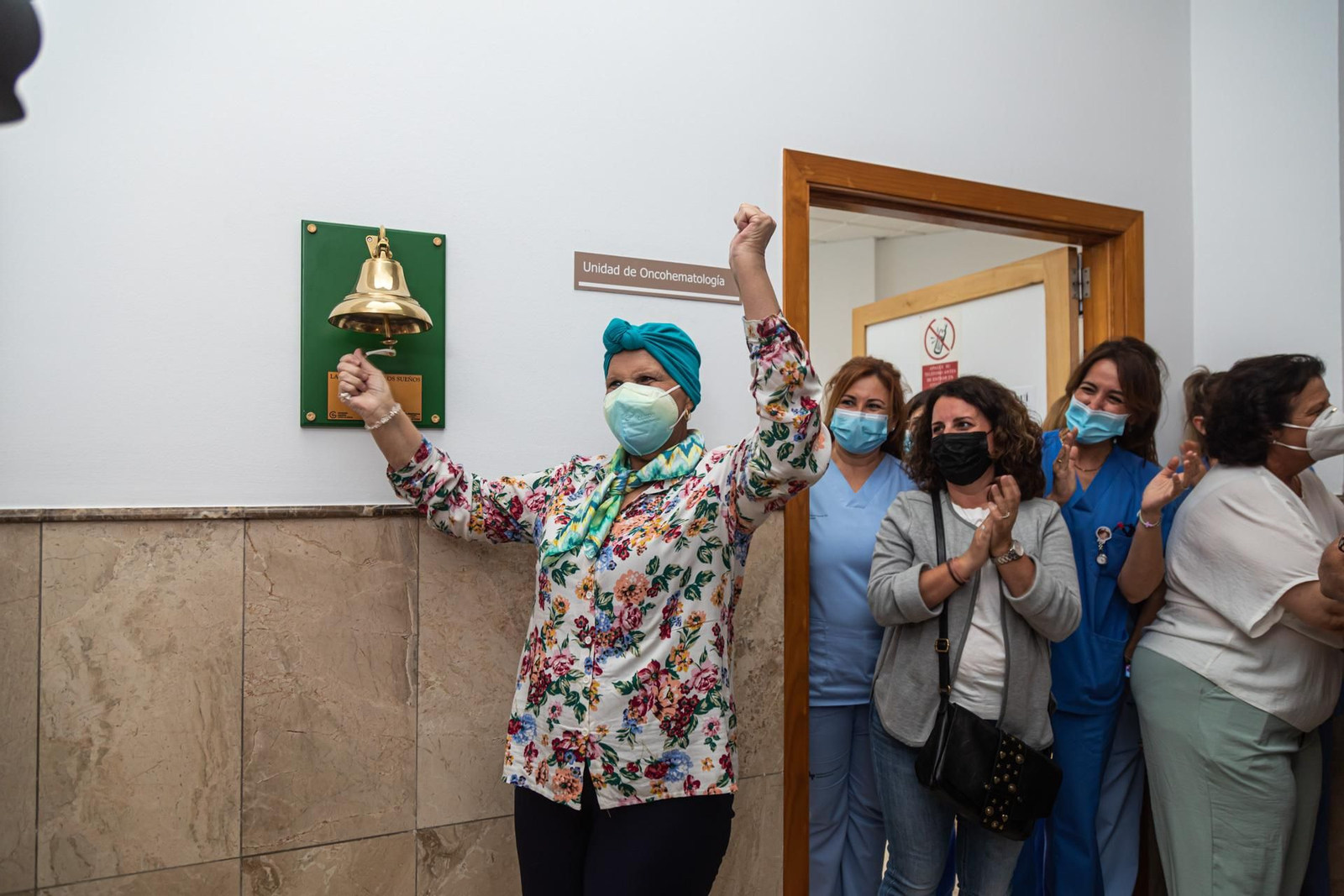Se inaugura la campana contra el cáncer del Hospital Virgen de las Montañas de Villamartín