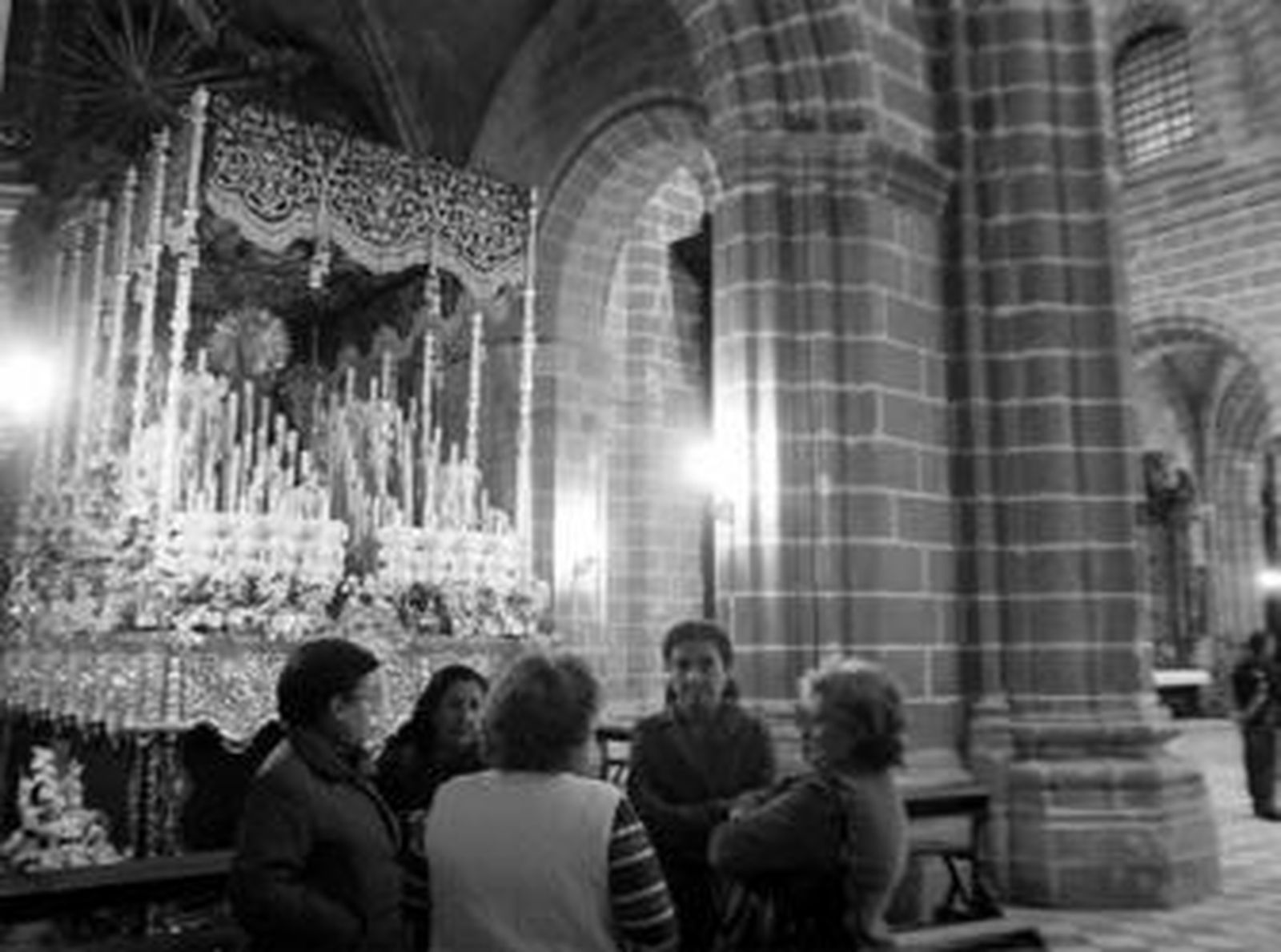 La Virgen del Valle, ayer en su paso de palio, en la Catedral.