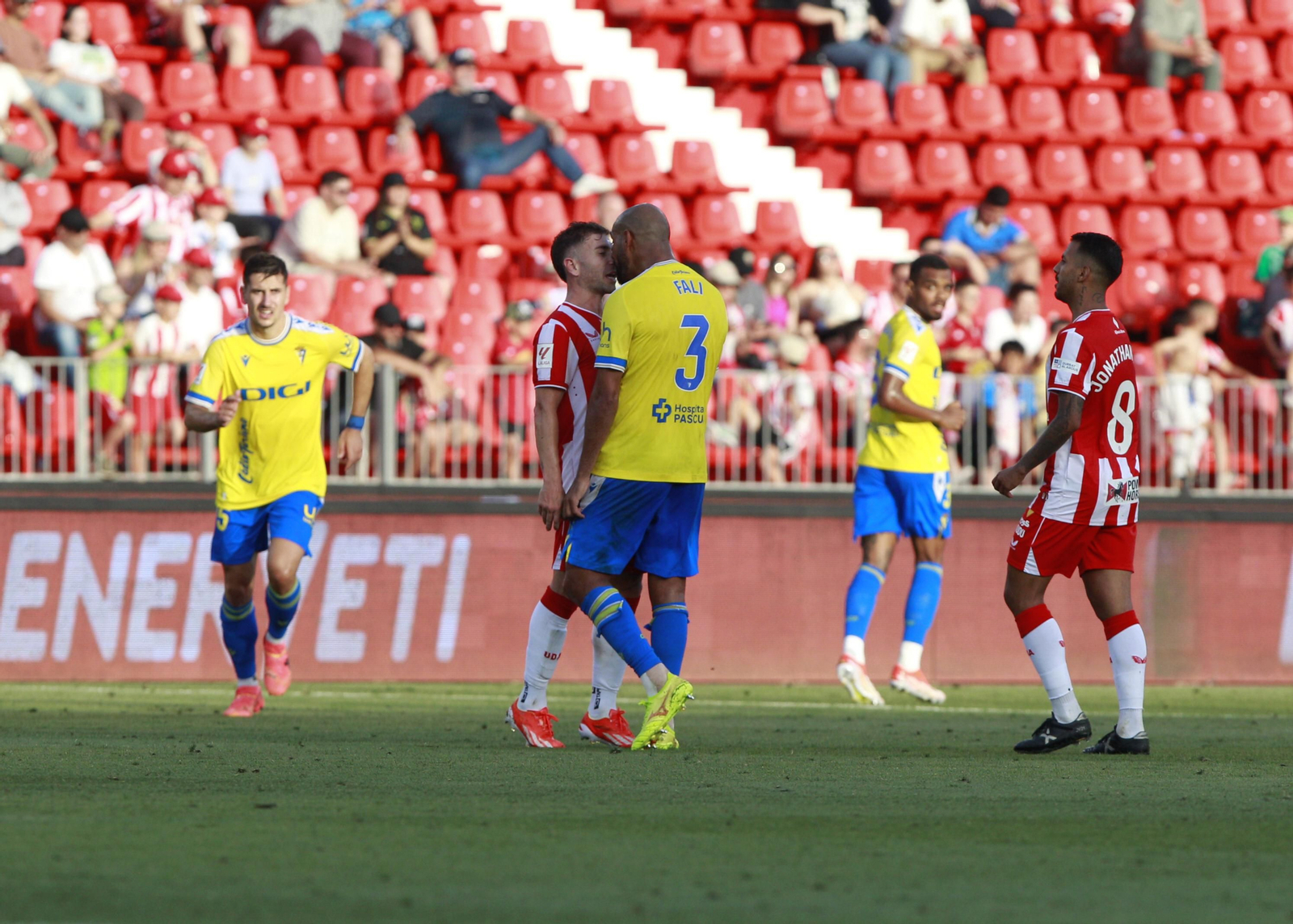 Imágenes de la gran victoria del Almería ante el Cádiz por 6 a 1