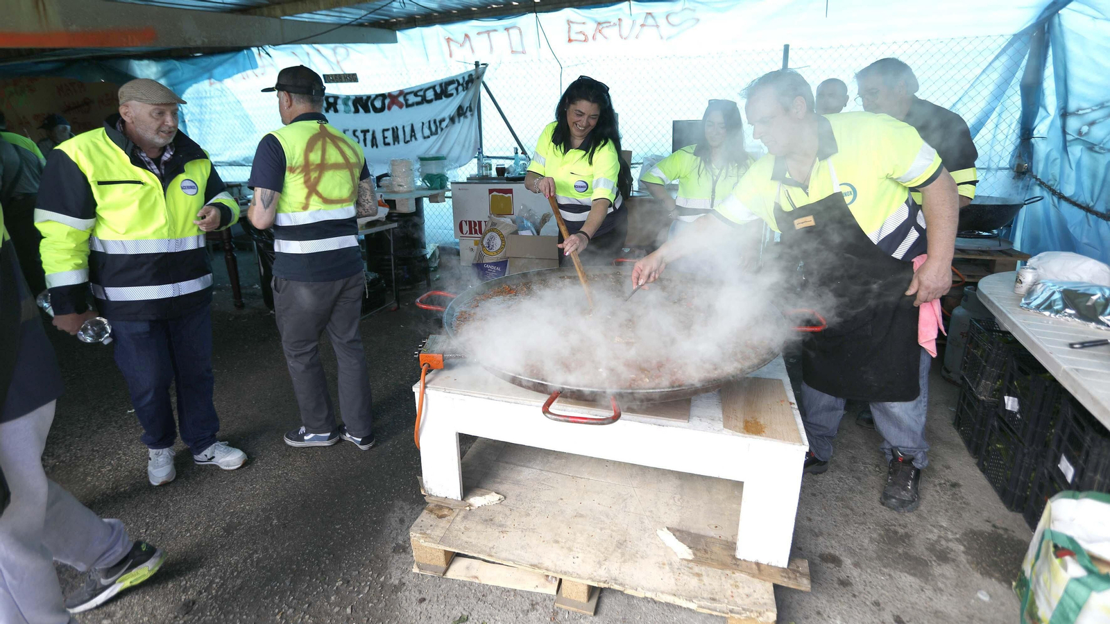 Fotos de la concentración de Acerinox por el Primero de Mayo Fotos de la concentración de Acerinox por el Primero de Mayo