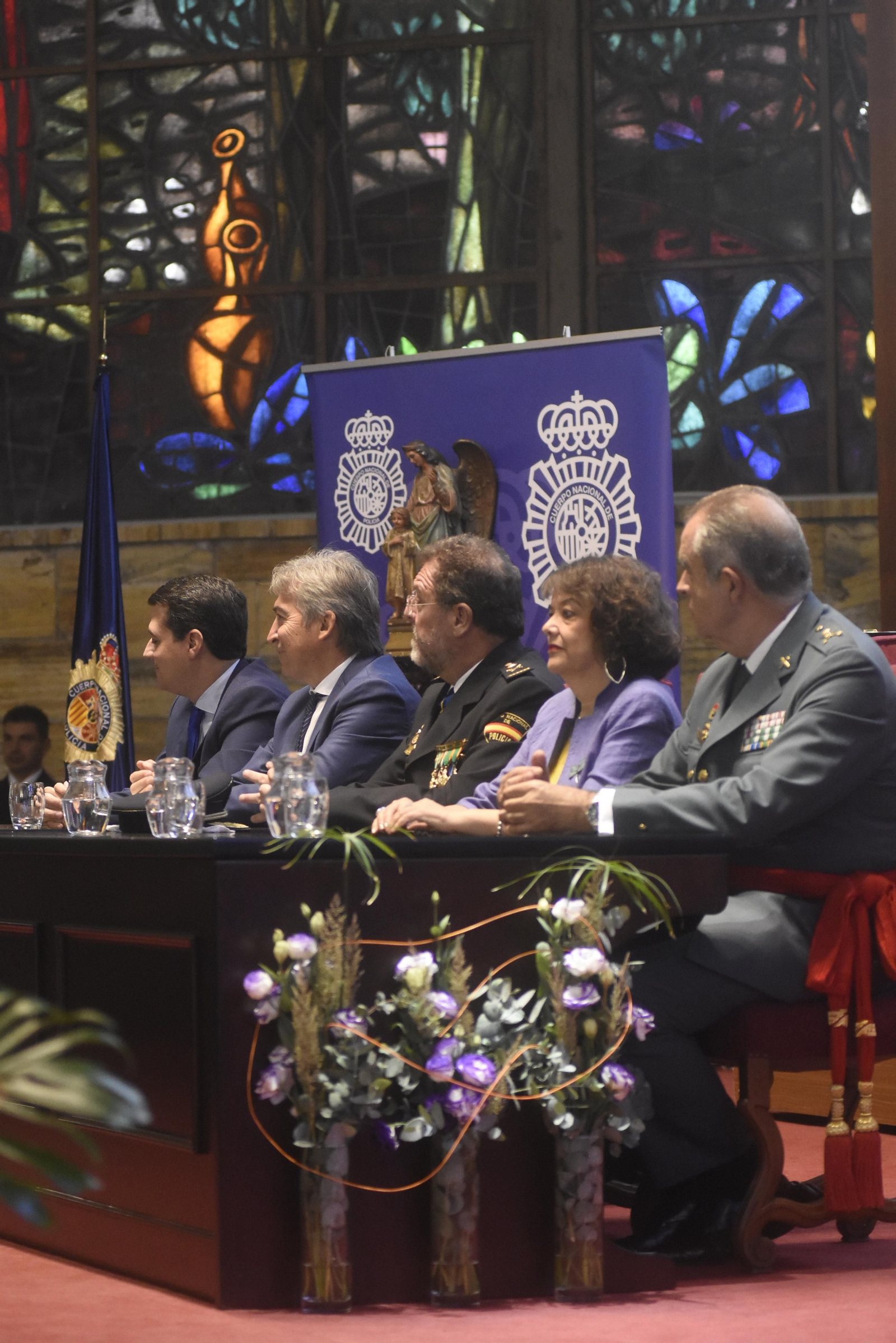 Las fotos de la Festividad de los Santos Ángeles Custodios, Patrones de la Policía Nacional, en Córdoba