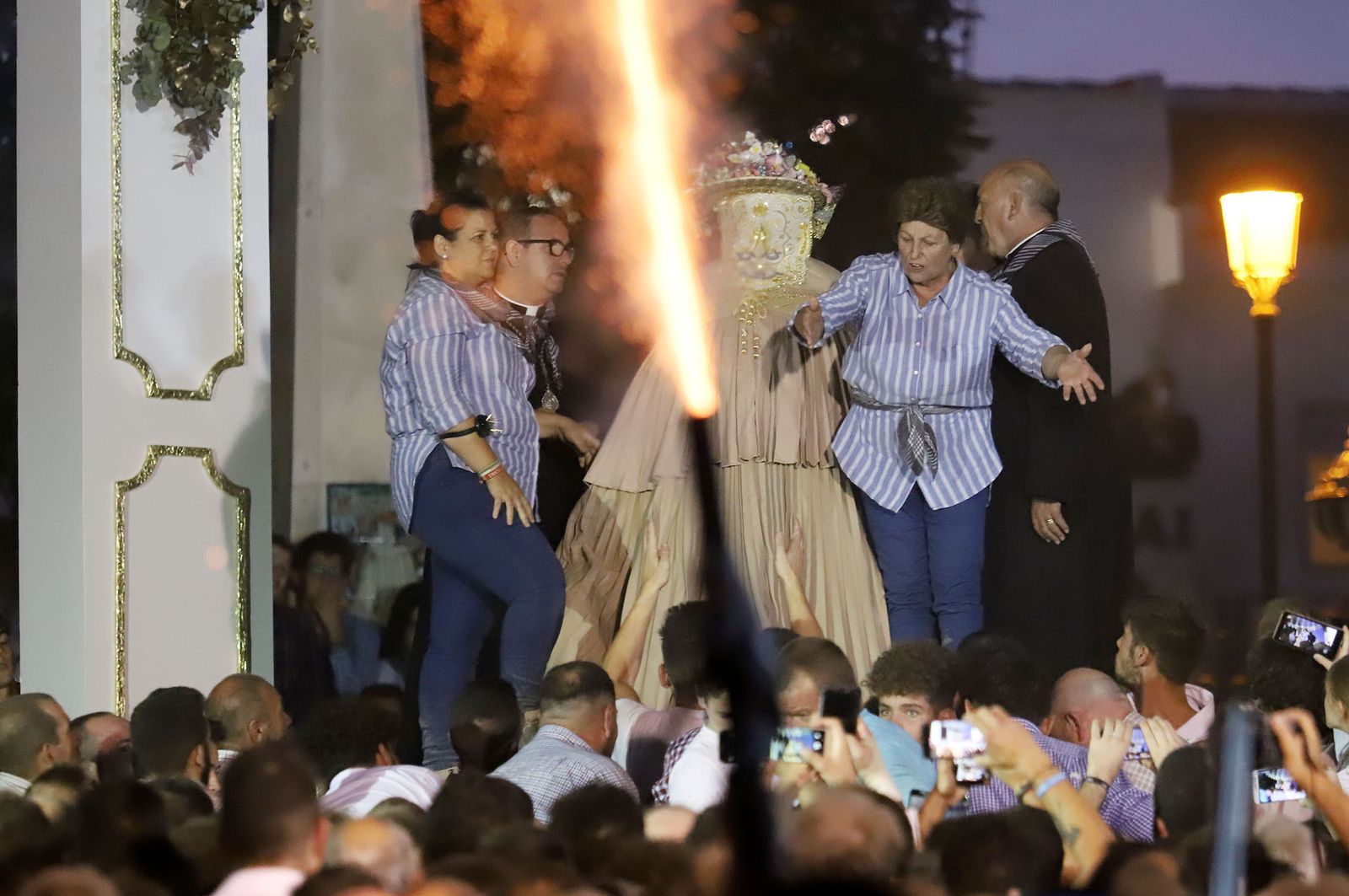 Recuerda las imágenes de la Venida de la Virgen del Rocío a Almonte en 2019