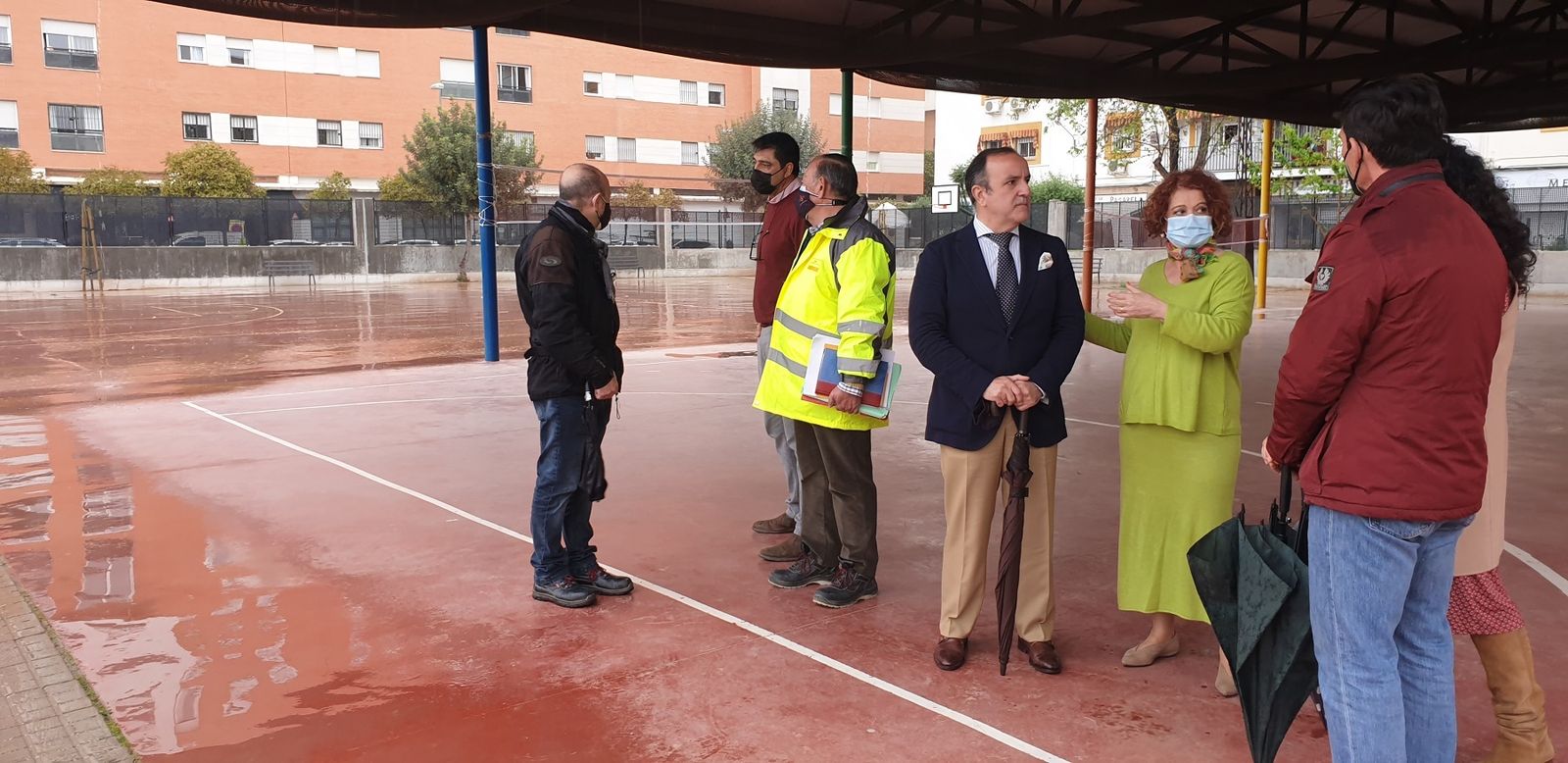El Ayuntamiento culmina las obras del nuevo cerramiento del CEIP Al Andalus de San Pablo-Santa Justa