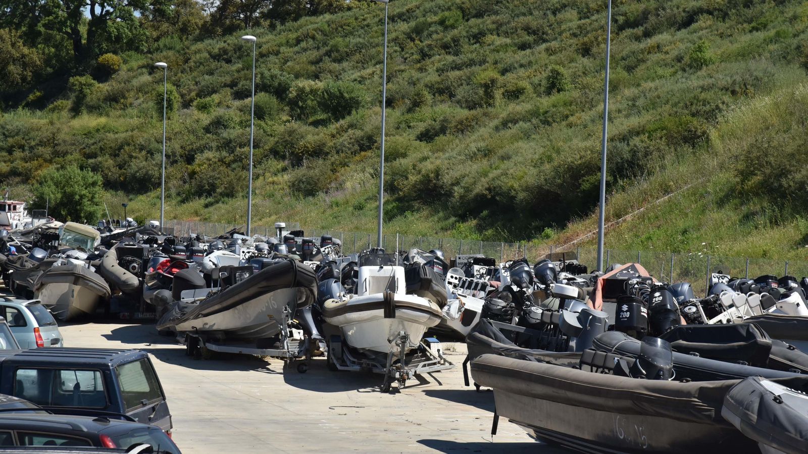 Embarcaciones incautadas en un depósito en San Roque.
