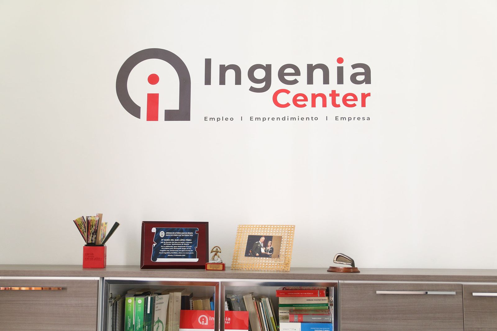 Fotogalería de la inauguración del Centro Municipal de Emprendimiento Empresarial 'Ingenia Center'