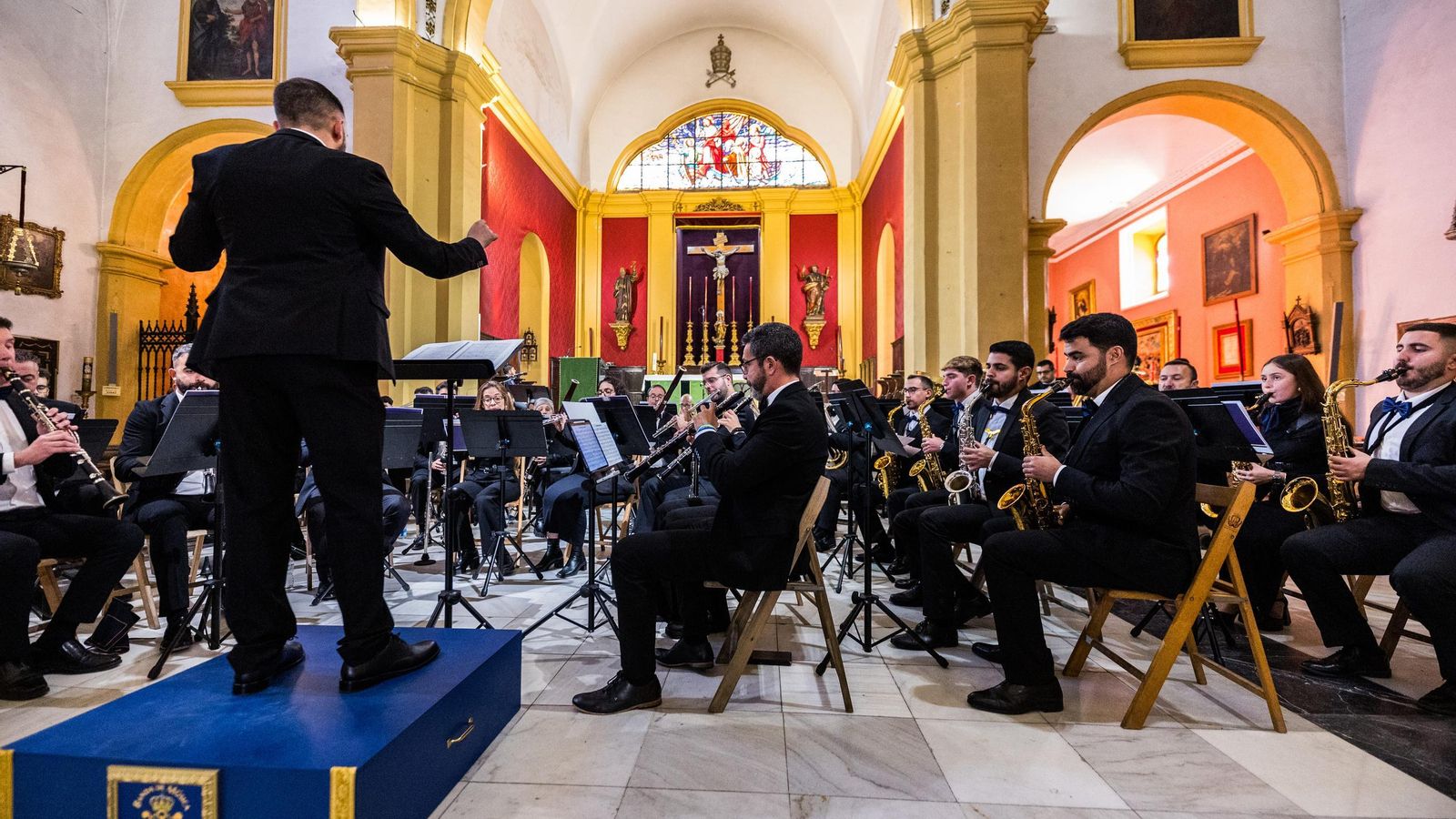 La banda de música Ciudad de San Fernando, durante el concierto 'El legado de los Font' en la Iglesia Mayor, en una fotografía del Ayuntamiento isleño La banda de música Ciudad de San Fernando, durante el concierto 'El legado de los Font' en la Iglesia Mayor, en una fotografía del Ayuntamiento isleño