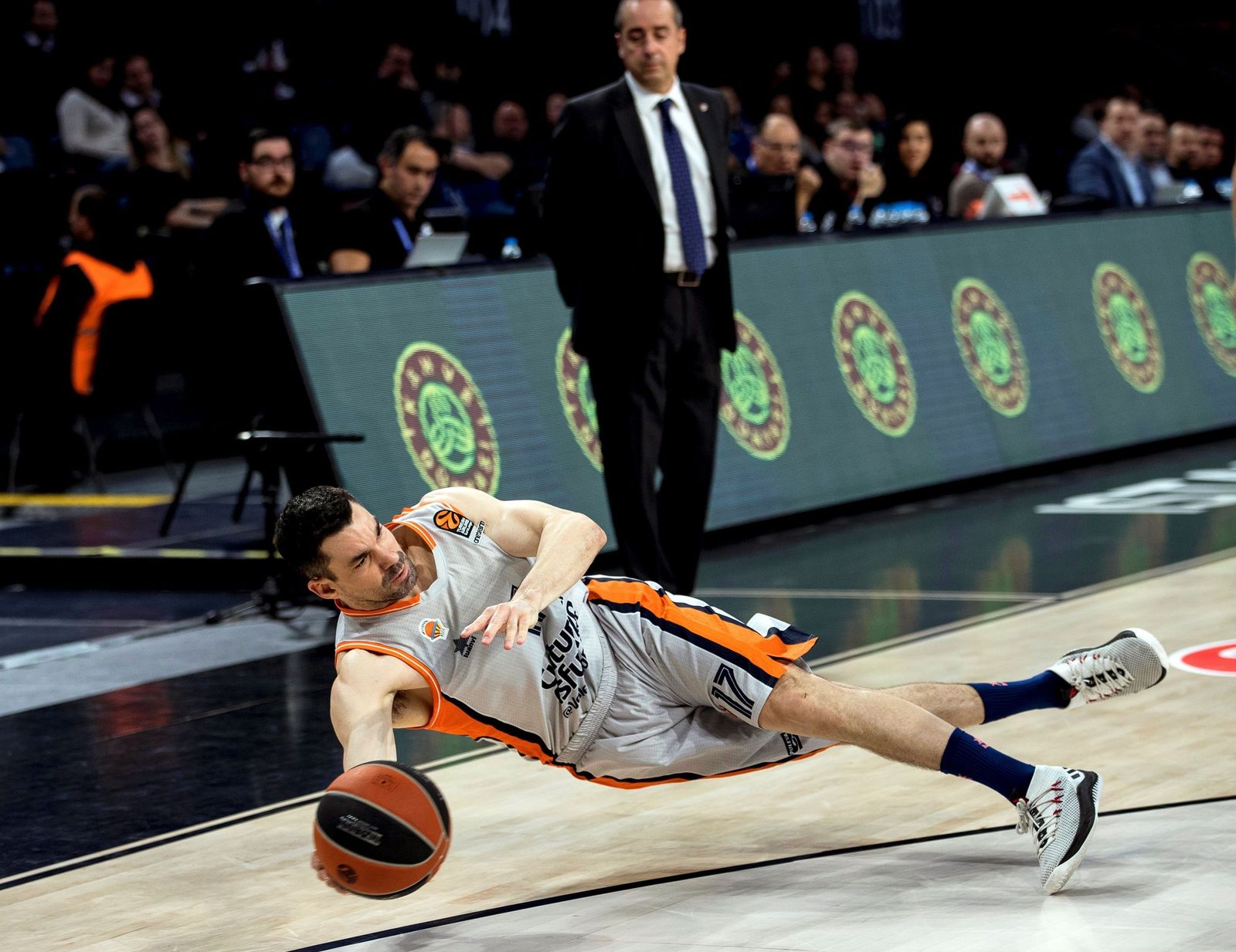¿Esto cuenta como rebote capturado?Héctor Moreno vuelve al azul y blancoSiempre fuente de sabiduría futbolística