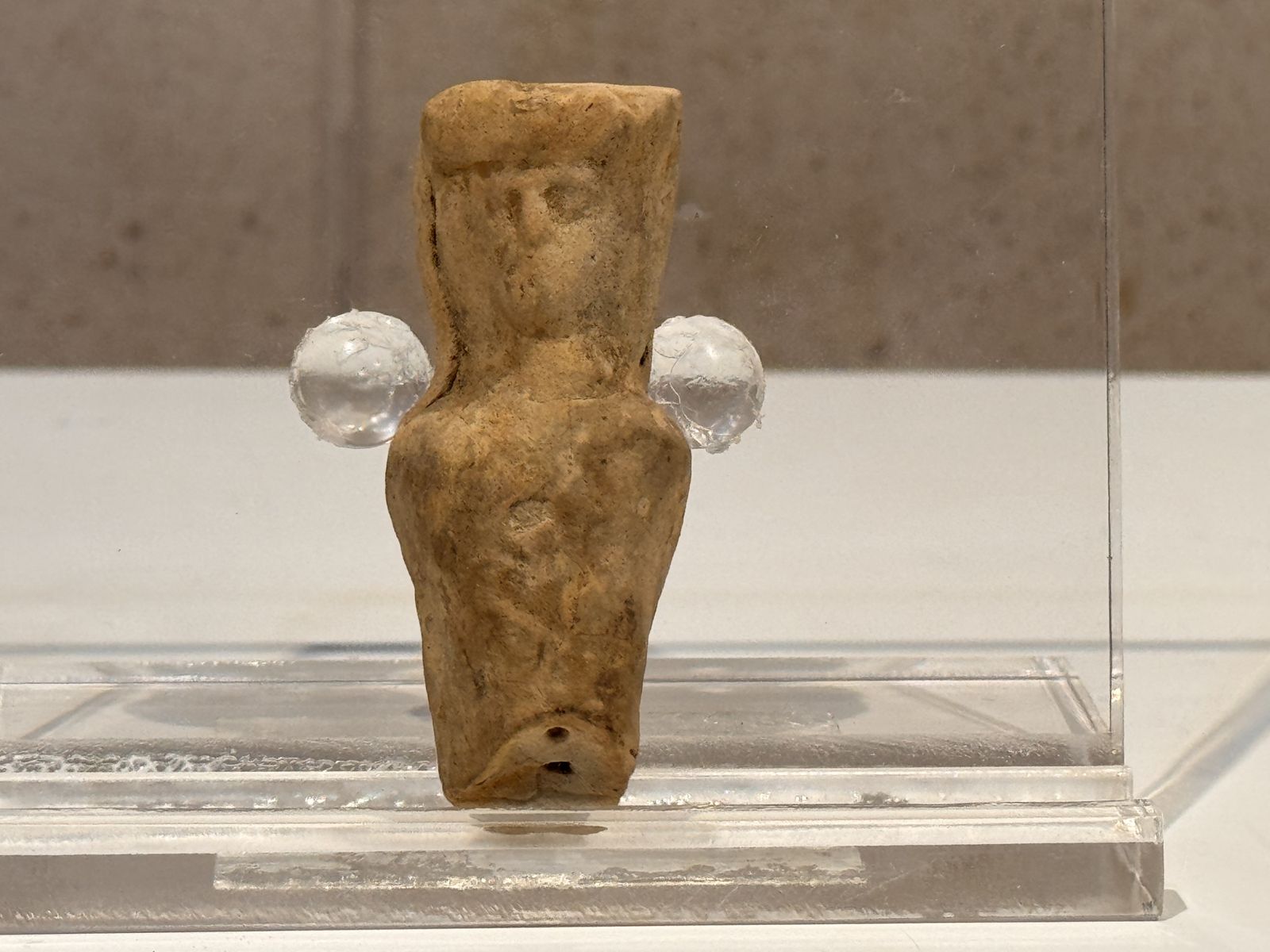 Imágenes de la Recepción en el Museo de Huelva del silbato turdetano hallado en Doñana