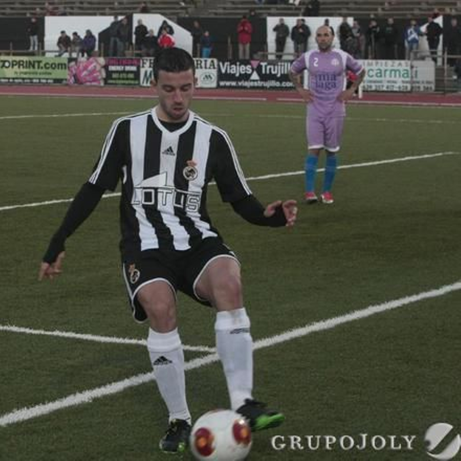 La Balona tropieza en el Municipal (1-2) y deja pasar una oportunidad de cazar al cuarto

Foto: Paco Guerrero