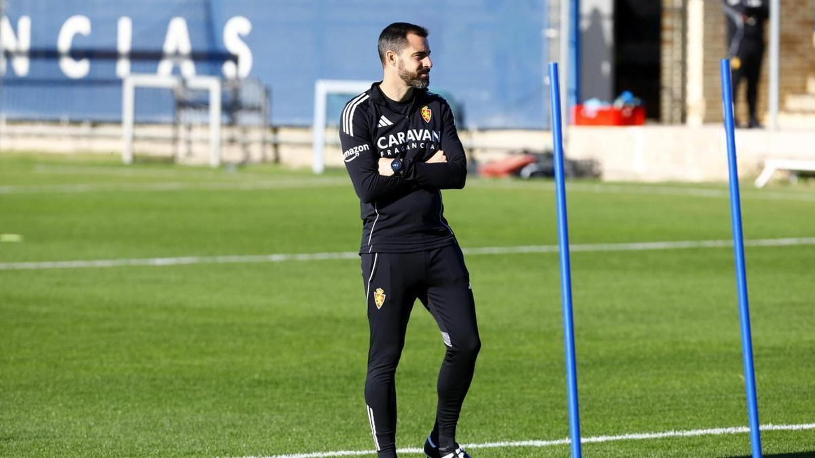 Rubén Selles dirigiendo un entrenamiento del Real Zaragoza