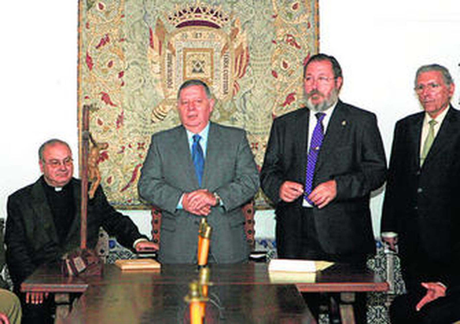 El Consejo de Hermandades celebró ayer en el santuario de la Cinta la Toma de Horas.