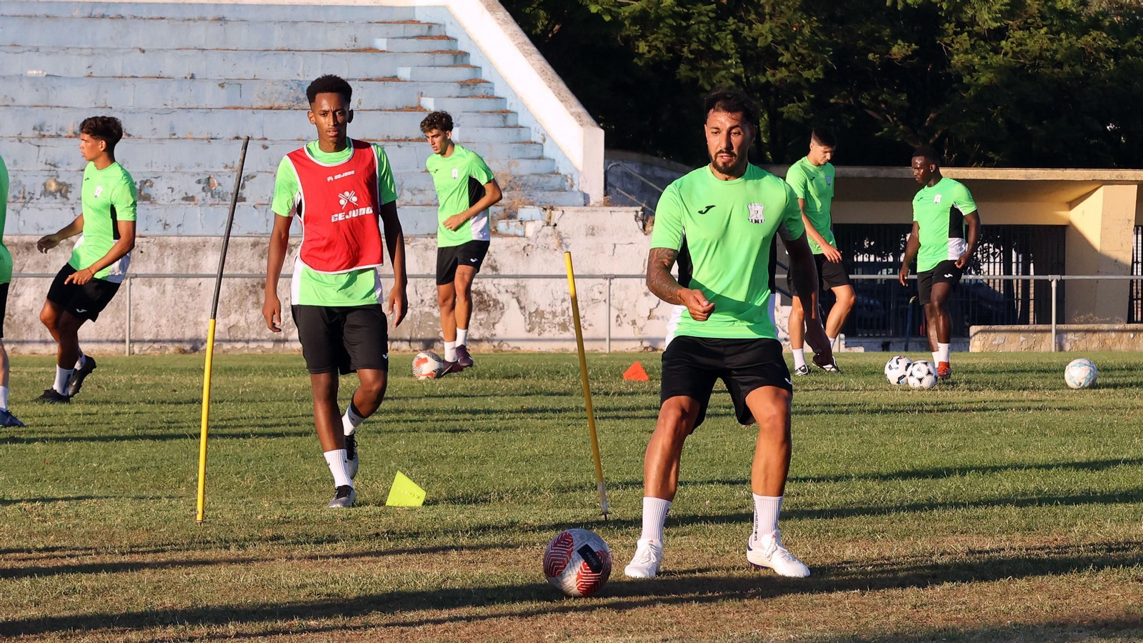 Entrenamiento Jerez Industrial 003.jpg