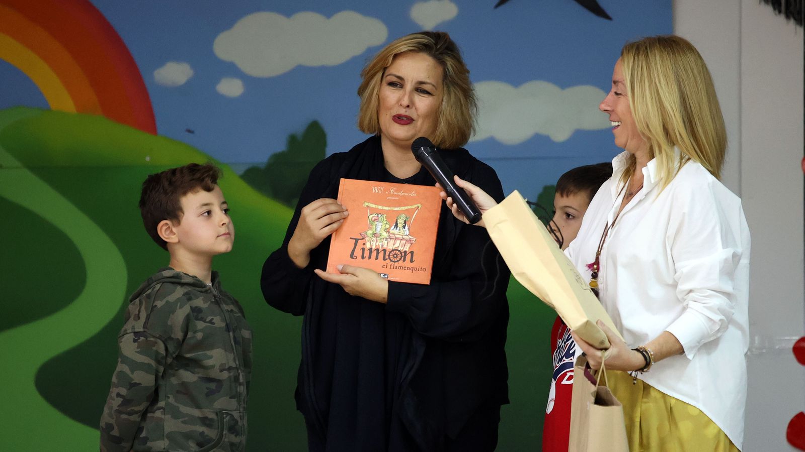 Día del flamenco: María del Mar Moreno en el CEIP Arana Beato