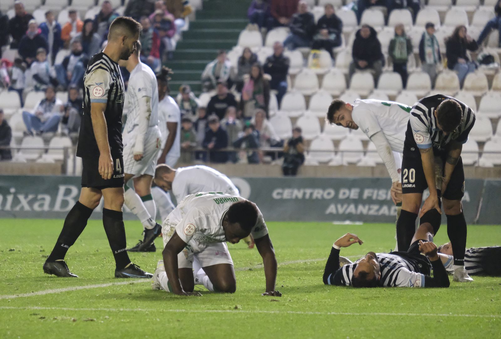 Las imágenes de la derrota del Córdoba CF ante la Balona en El Arcángel