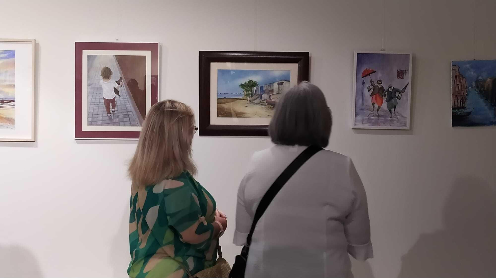 Exposición de los alumnos del taller de pintura de Ángel Cepedano en el centro de congresos.