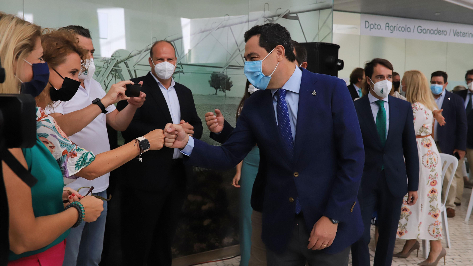 Juanma Moreno asiste a la clausura de la asamblea de Asaja en Jerez