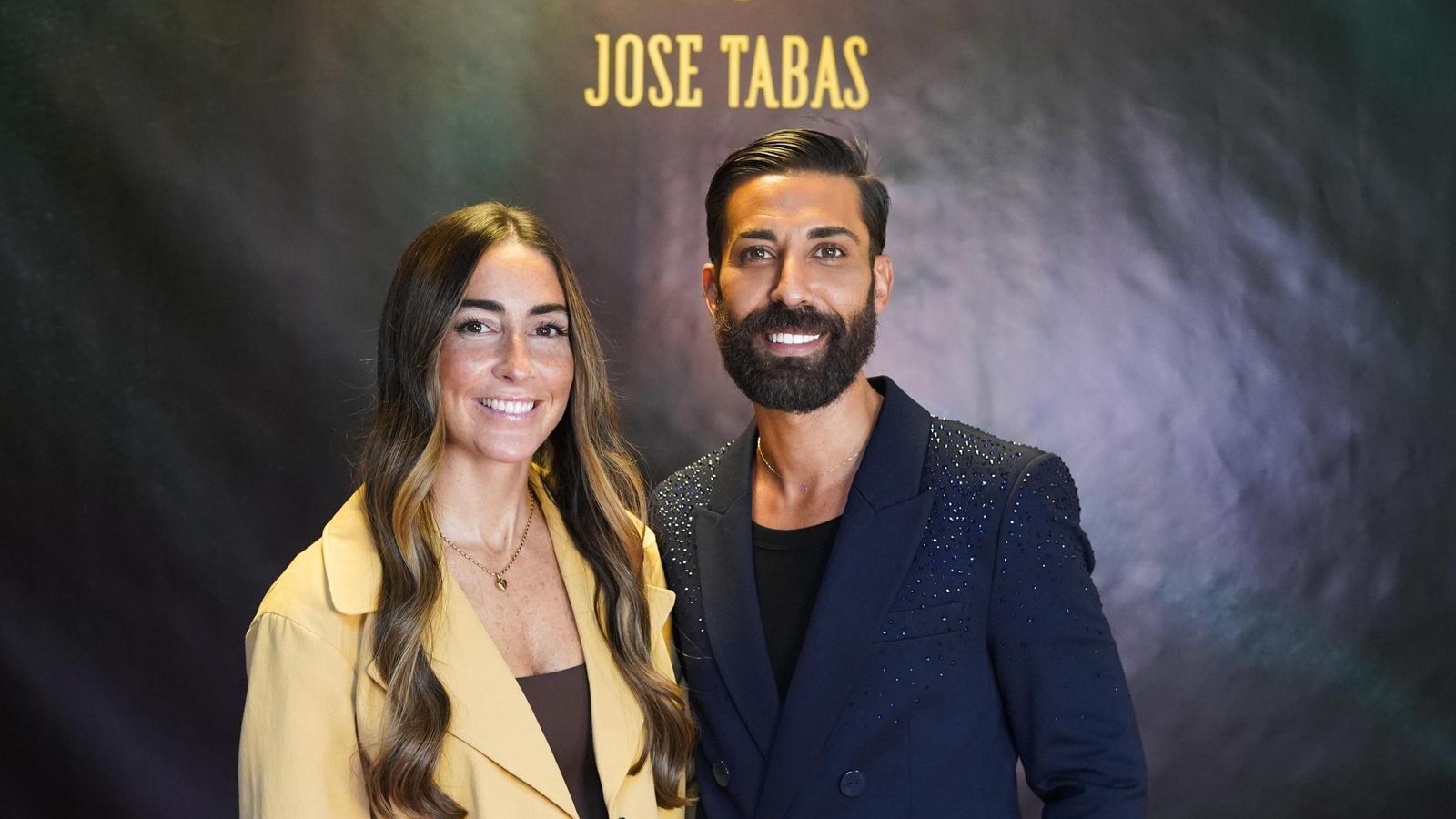 Sandra Freckled y José Tabas posan en el 'photocall'