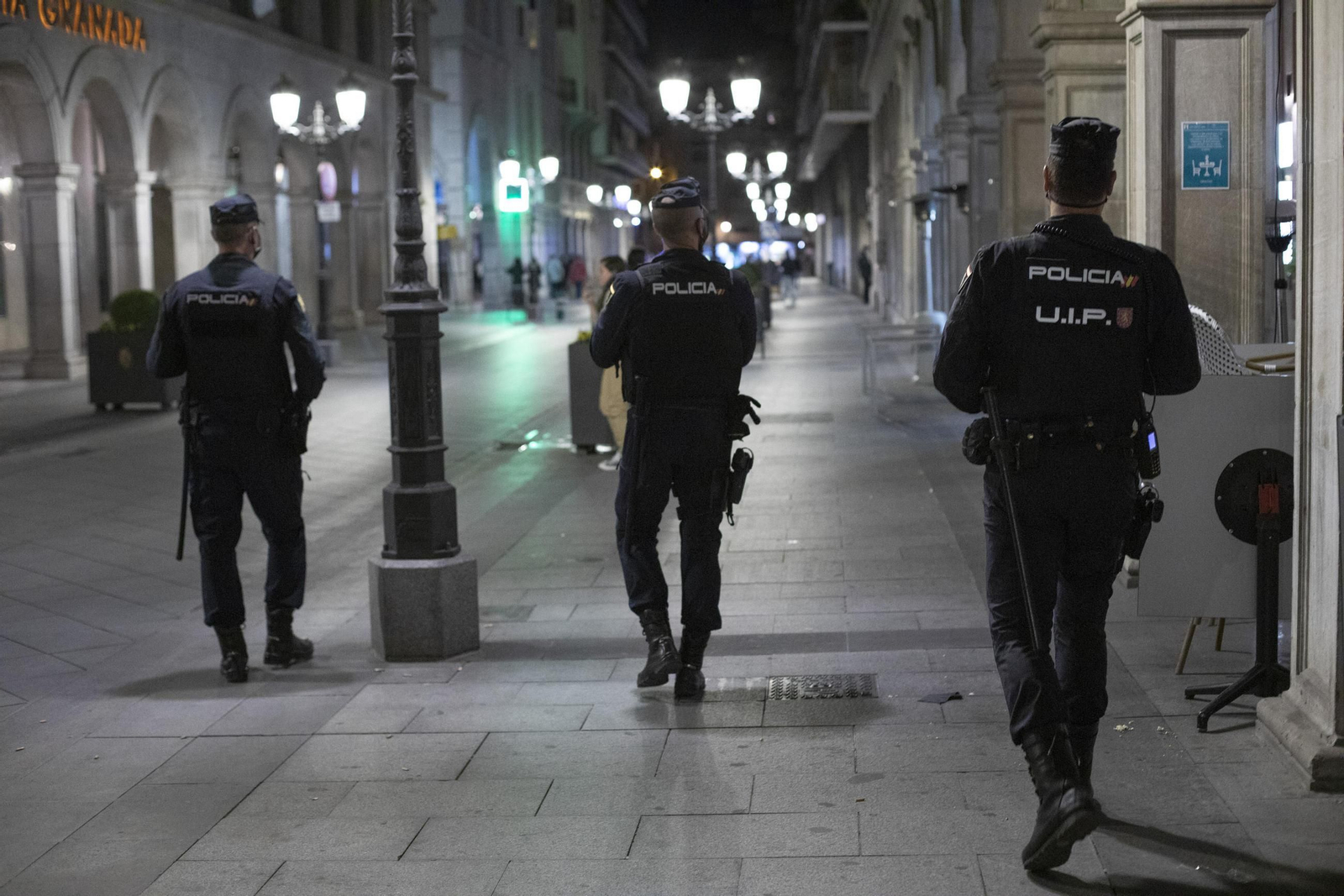 Varios agentes patrullan por Ganivet en una imagen de archivo.