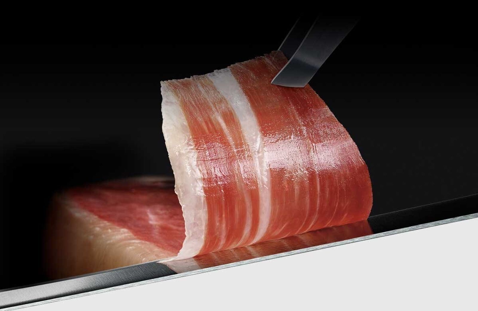 En Covap cuidan al máximo la elaboración de cada pieza, desde su origen hasta su reposo en bodega y la curación completamente natural