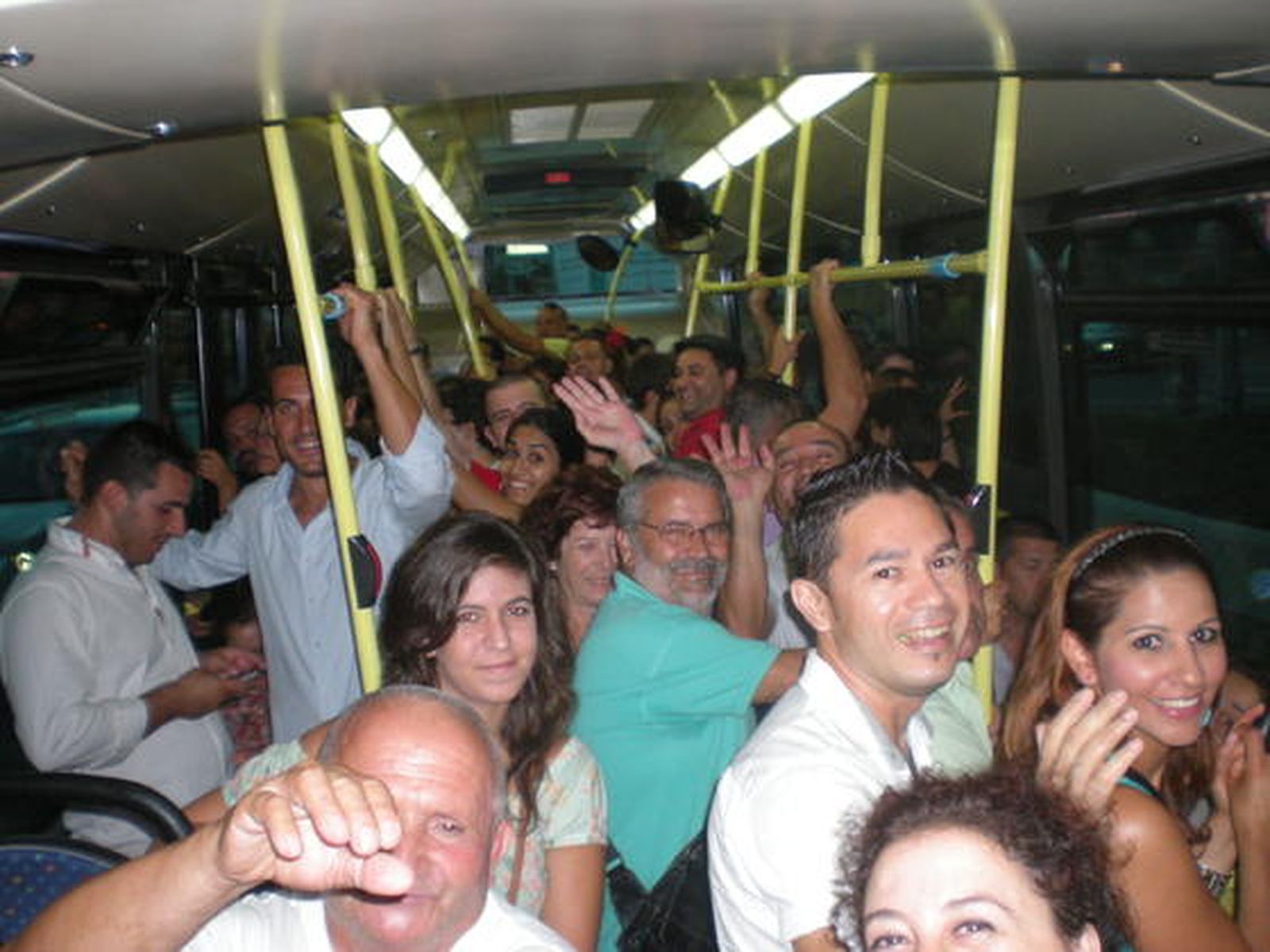 Jolgorio en el Centro y tradición en el Real

Foto: Sergio Camacho-Javier Albiñana