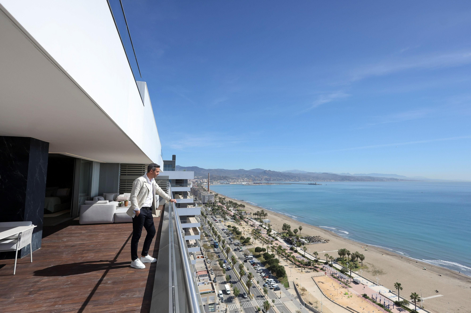 Así son los pisos de lujo de las torres de Sierra Blanca en Málaga, en fotos